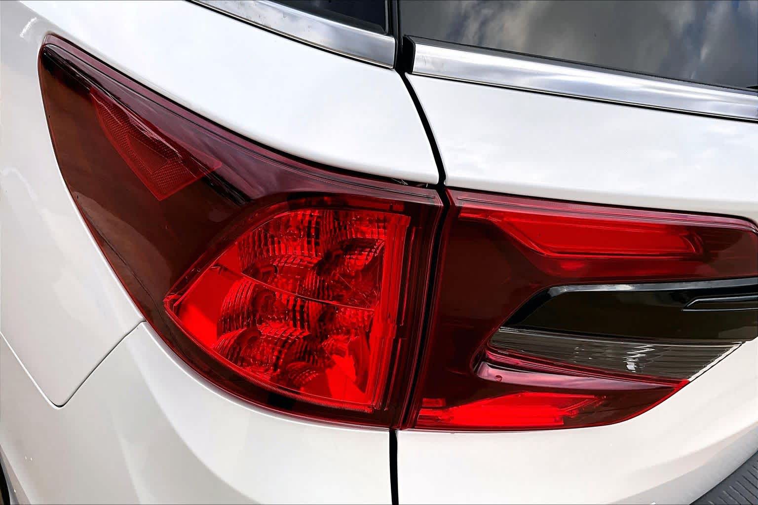 2025 Honda Odyssey Touring Platinum White Pearl at Honda of Clear Lake