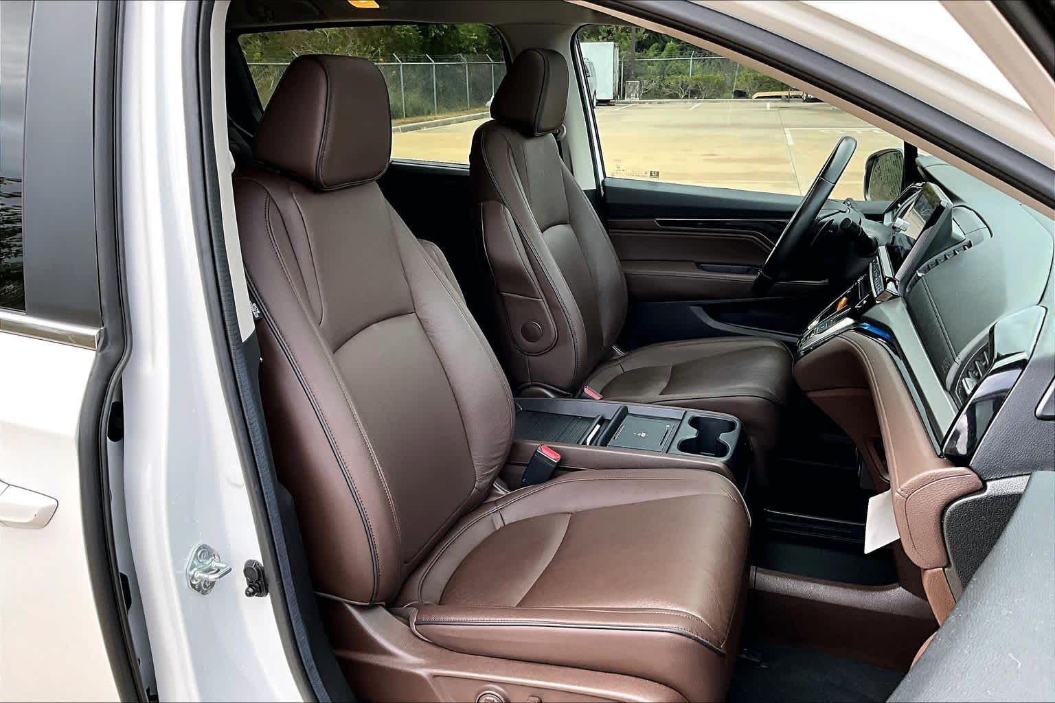 2025 Honda Odyssey Touring Platinum White Pearl at Honda of Clear Lake