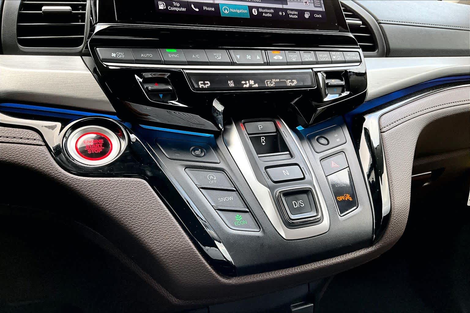 2025 Honda Odyssey Touring Platinum White Pearl at Honda of Clear Lake