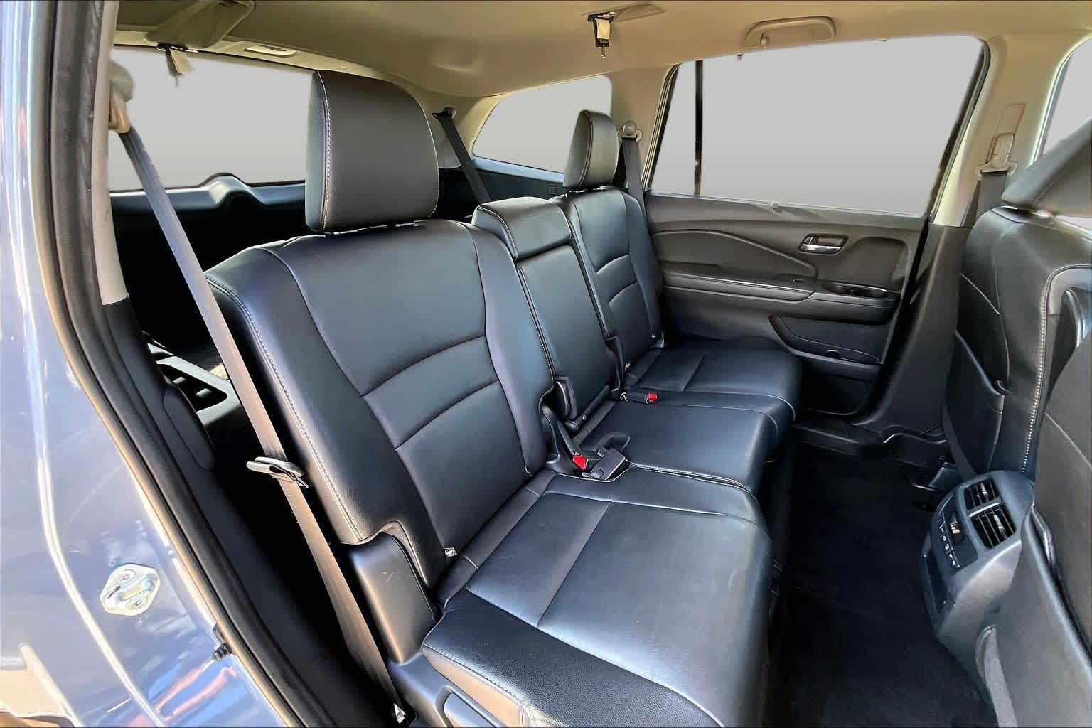 2022 Honda Pilot Special Edition Sonic Gray Pearl at Tomball Ford