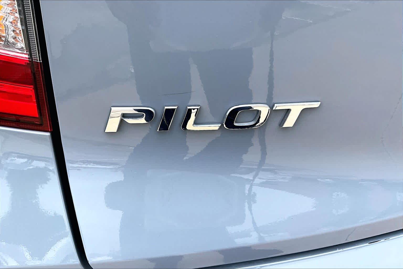 2022 Honda Pilot Touring 7-Passenger Sonic Gray Pearl at AutoNation Chrysler Jeep Dodge Ram Spring