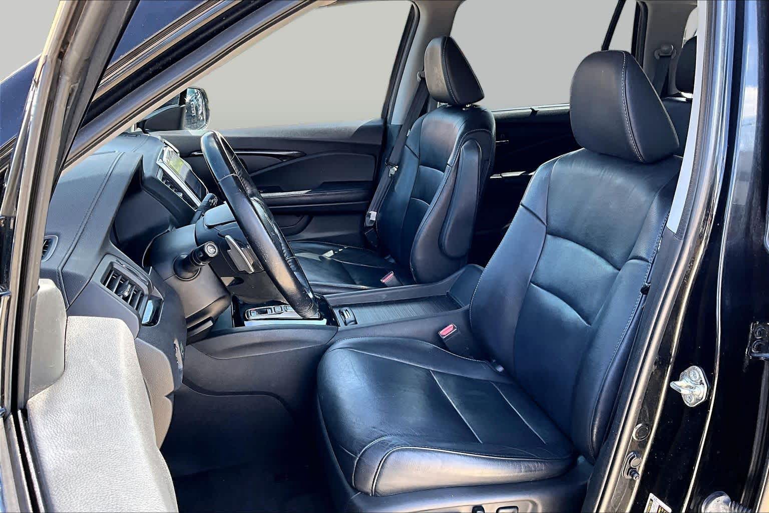 2016 Honda Pilot Touring Crystal Black Pearl at Beck & Masten Kia