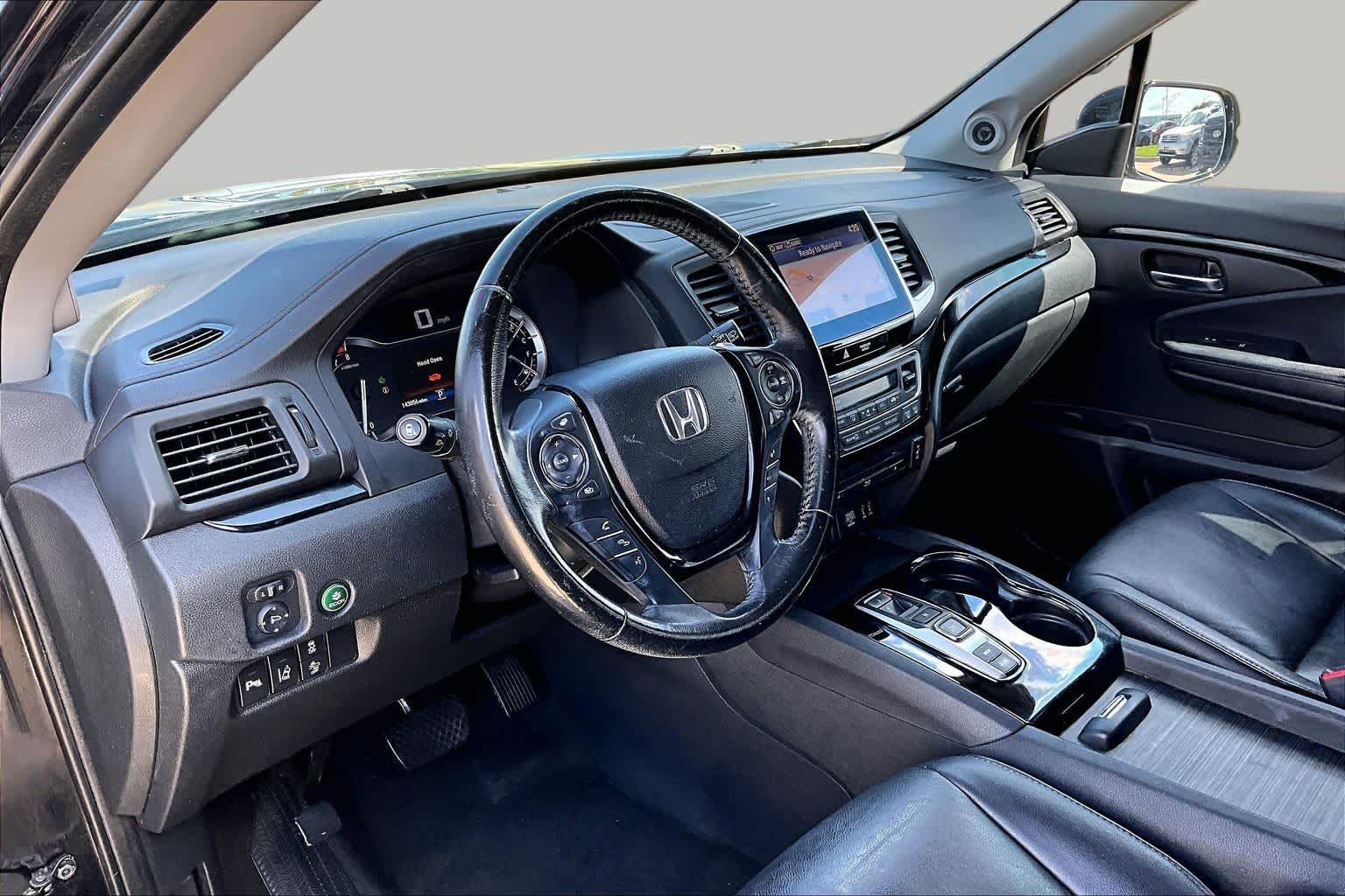 2016 Honda Pilot Touring Crystal Black Pearl at Beck & Masten Kia