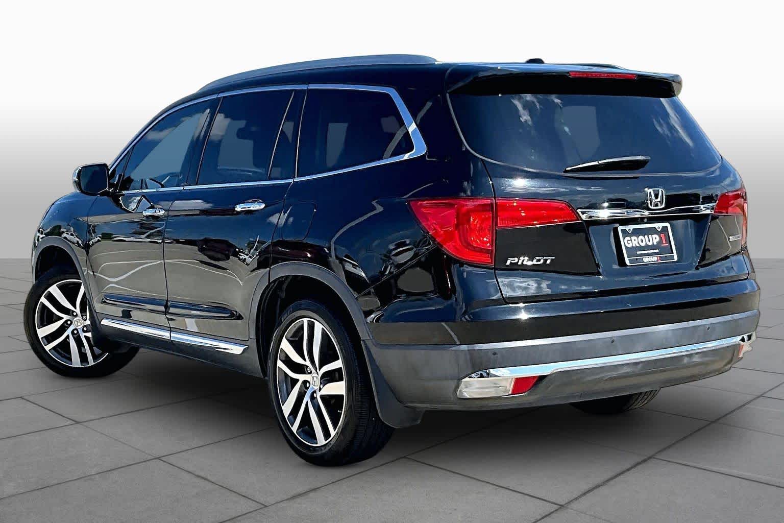 2016 Honda Pilot Touring Crystal Black Pearl at Beck & Masten Kia