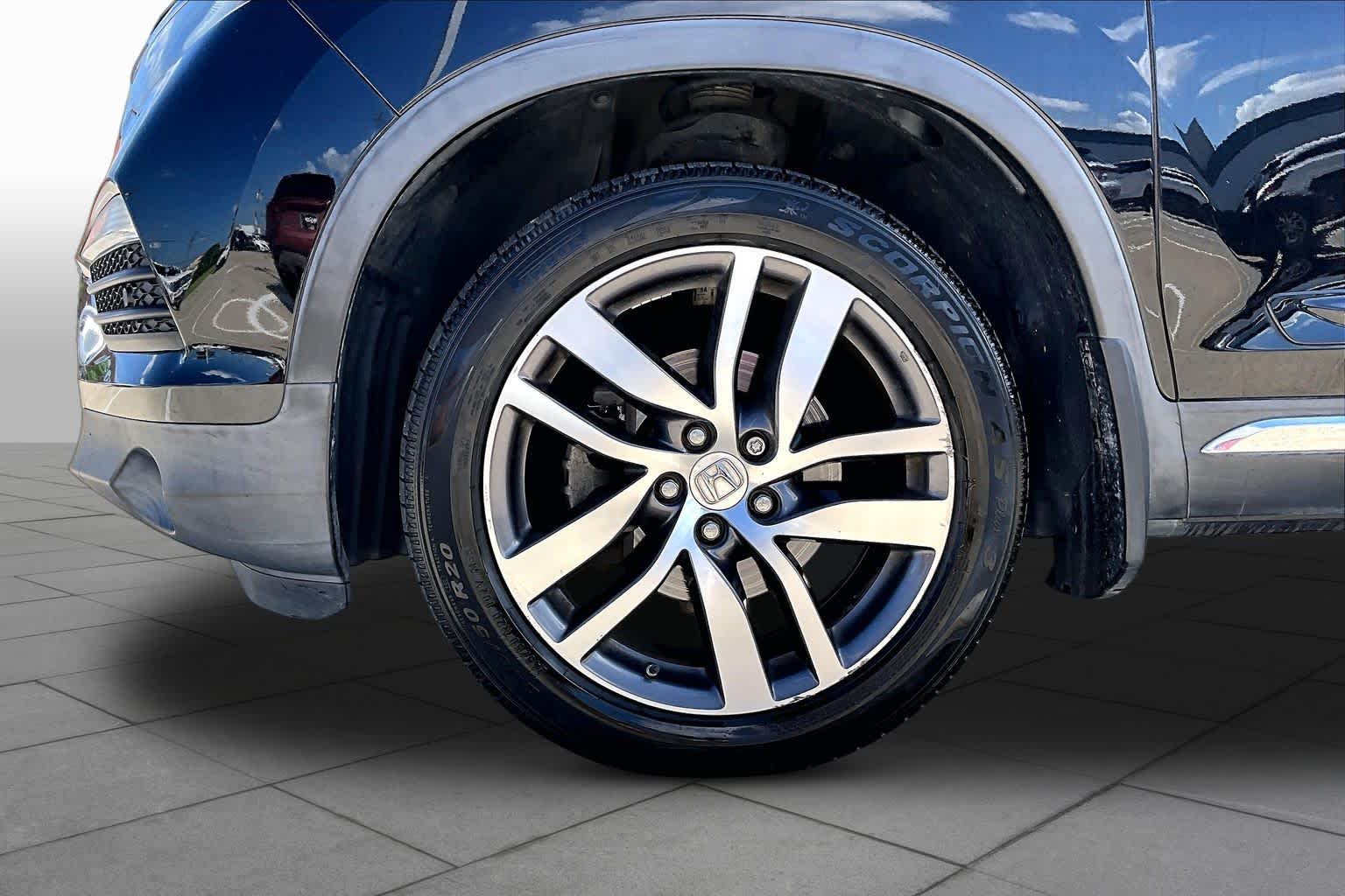 2016 Honda Pilot Touring Crystal Black Pearl at Beck & Masten Kia