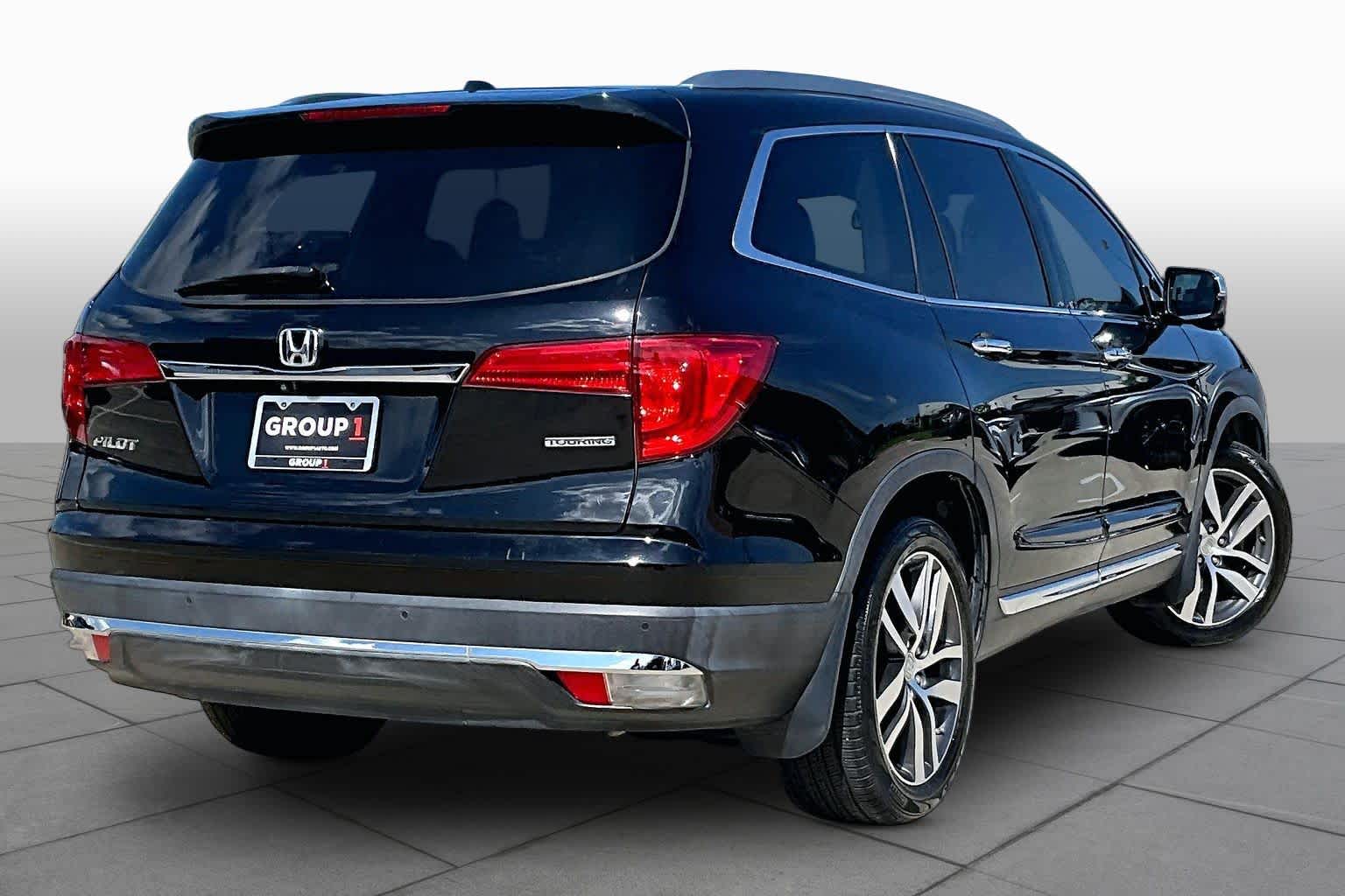 2016 Honda Pilot Touring Crystal Black Pearl at Beck & Masten Kia