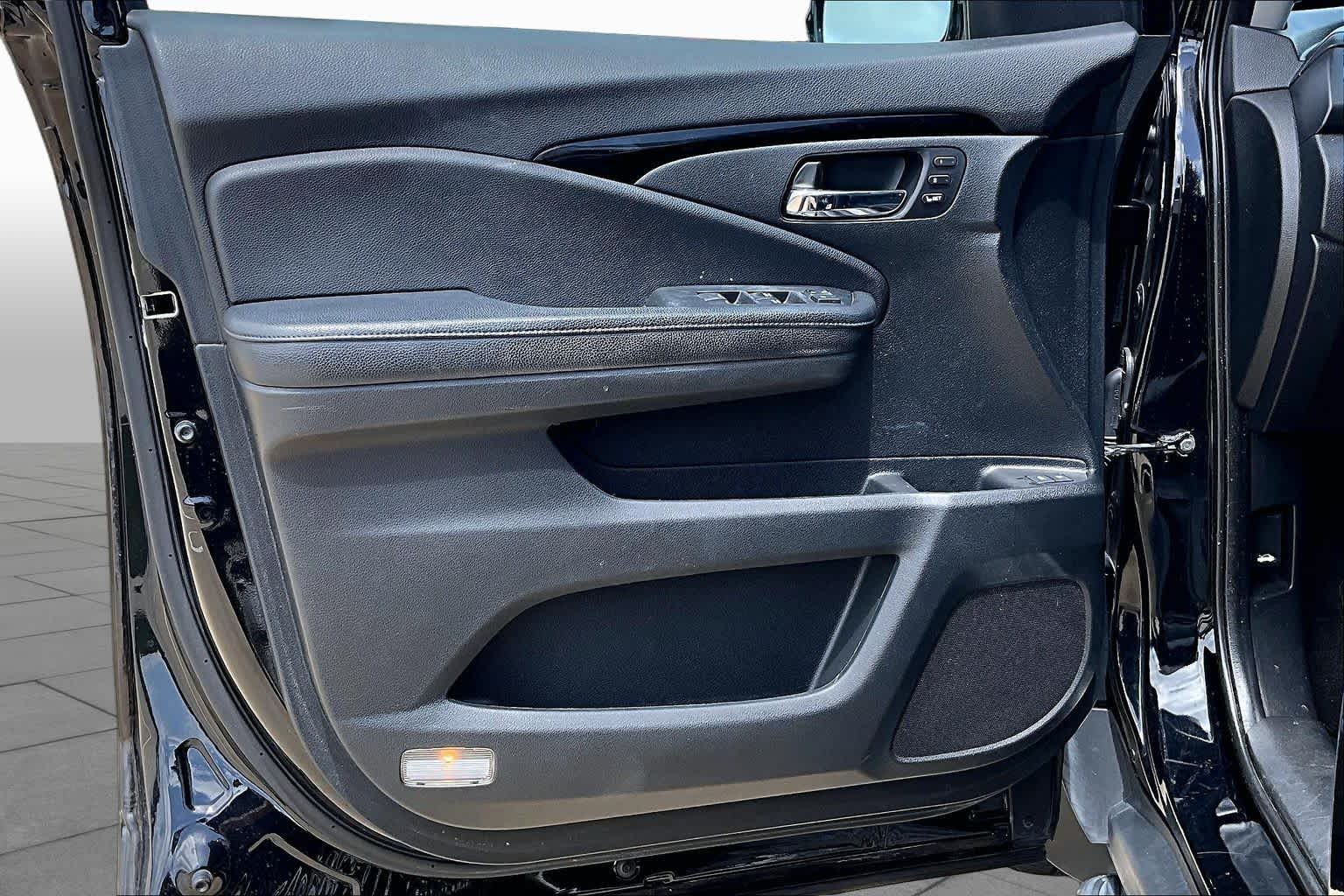 2018 Honda Pilot Touring Crystal Black Pearl at Mercedes-Benz of Houston North