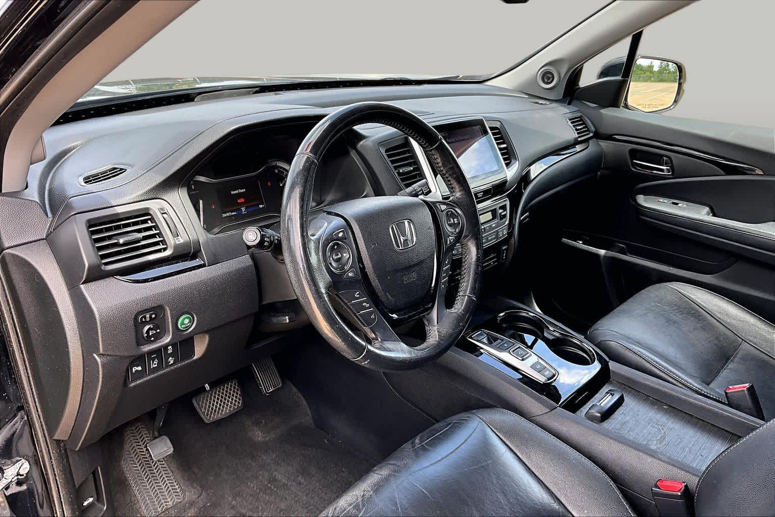 2018 Honda Pilot Touring Crystal Black Pearl at Mercedes-Benz of Houston North