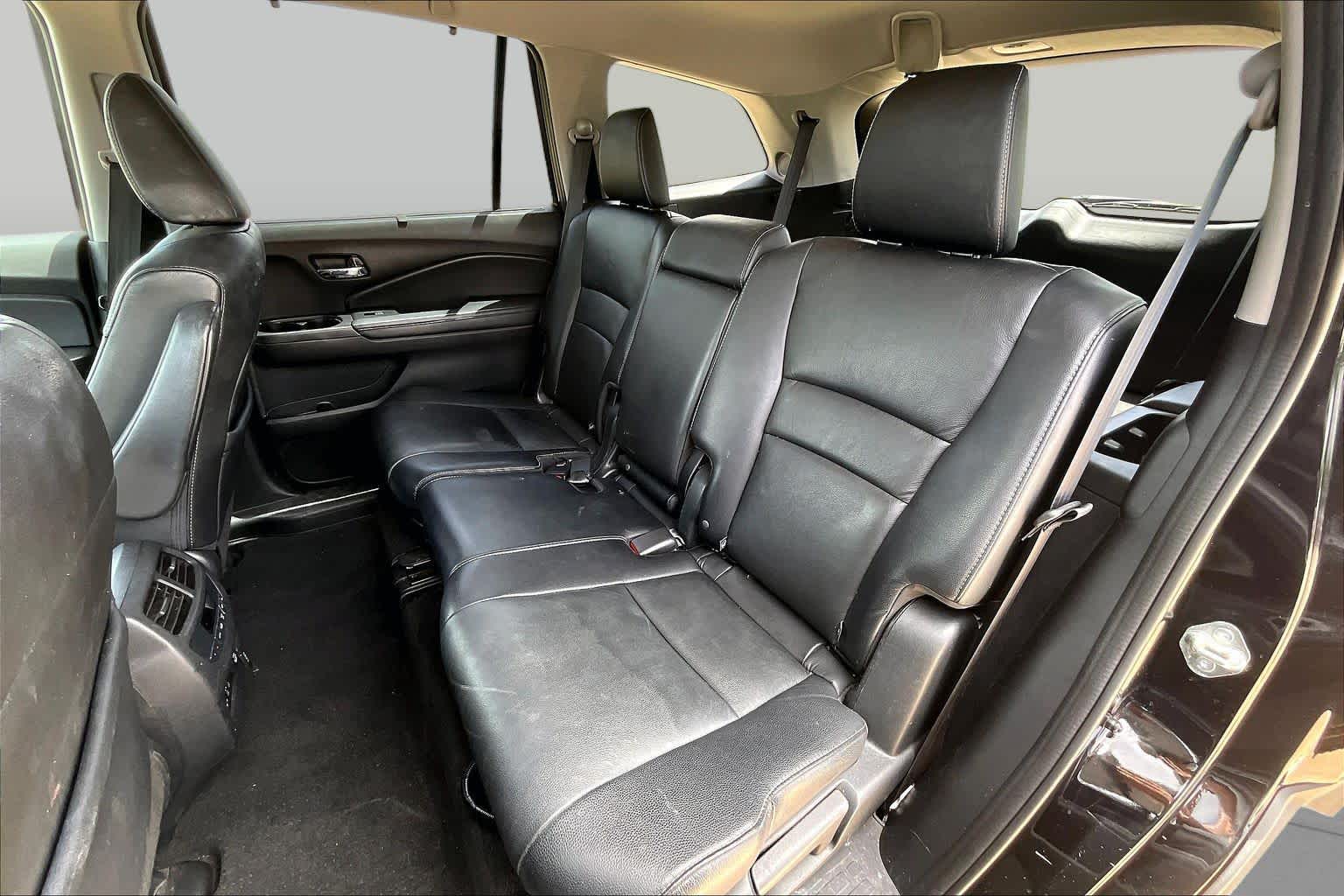 2018 Honda Pilot Touring Crystal Black Pearl at Mercedes-Benz of Houston North