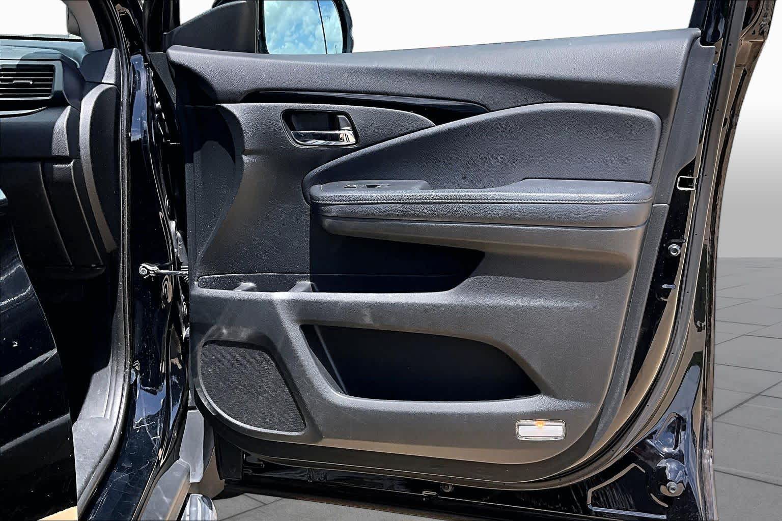 2018 Honda Pilot Touring Crystal Black Pearl at Mercedes-Benz of Houston North