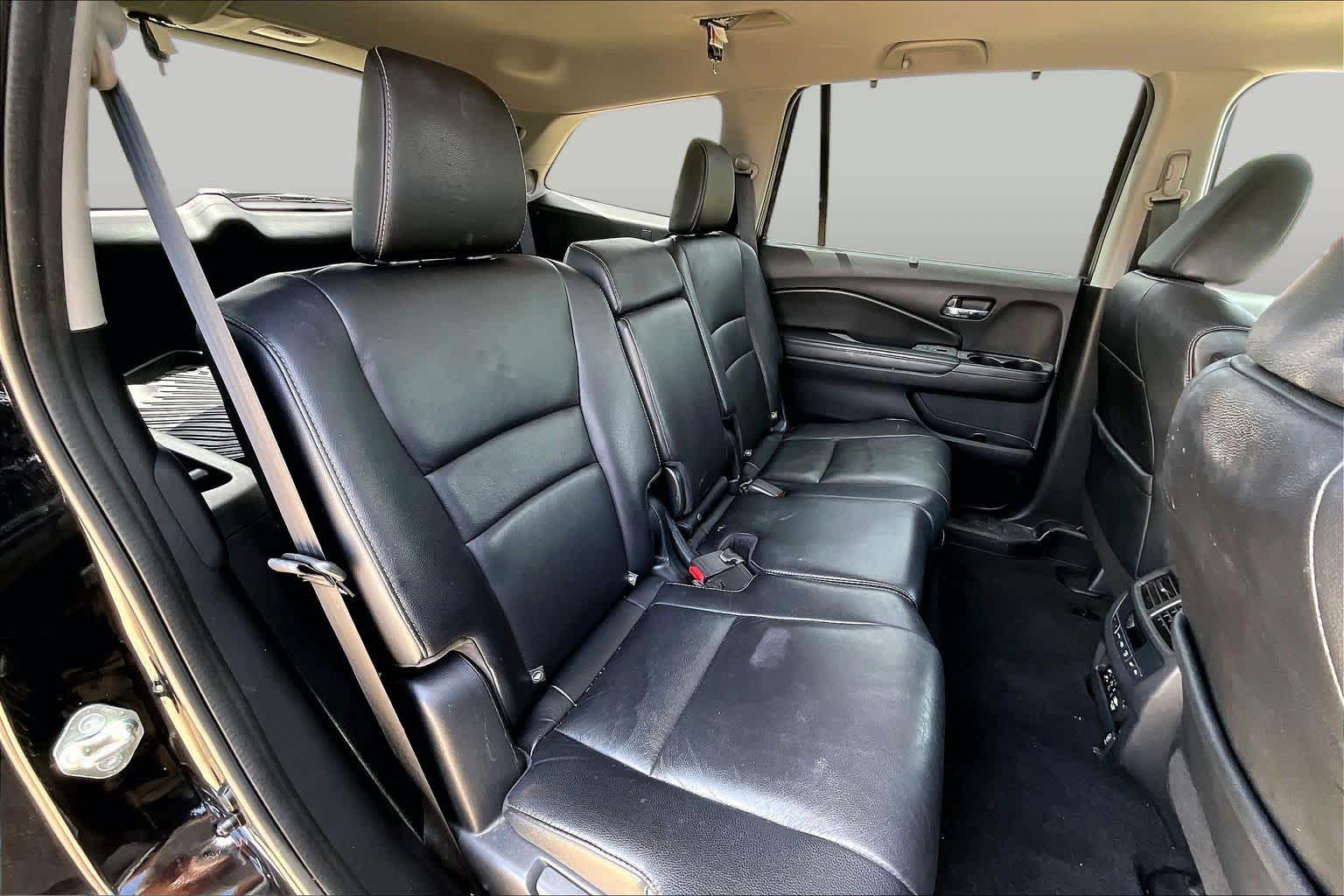 2018 Honda Pilot Touring Crystal Black Pearl at Mercedes-Benz of Houston North