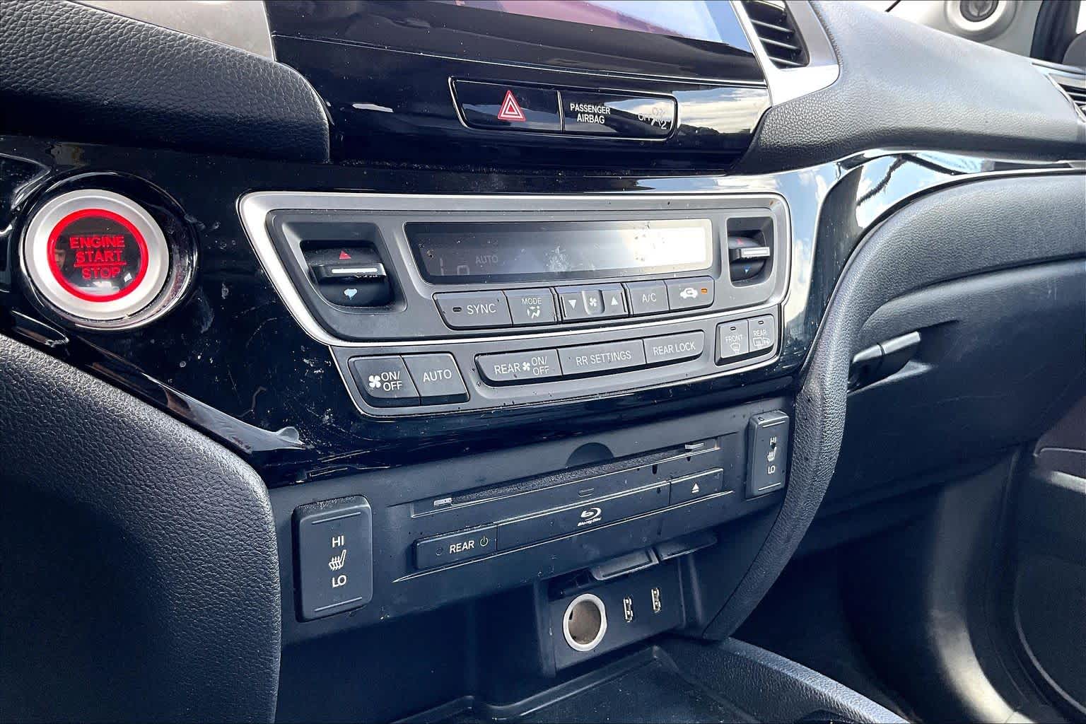 2018 Honda Pilot Touring Crystal Black Pearl at Mercedes-Benz of Houston North