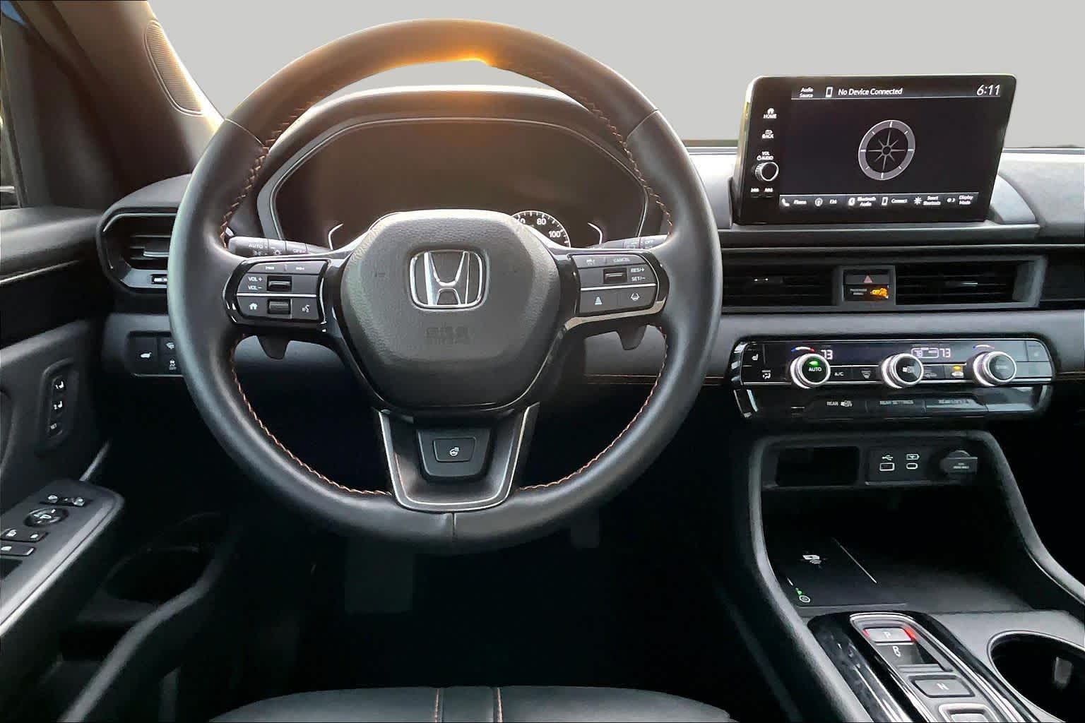 2025 Honda Pilot photo 5 of 36