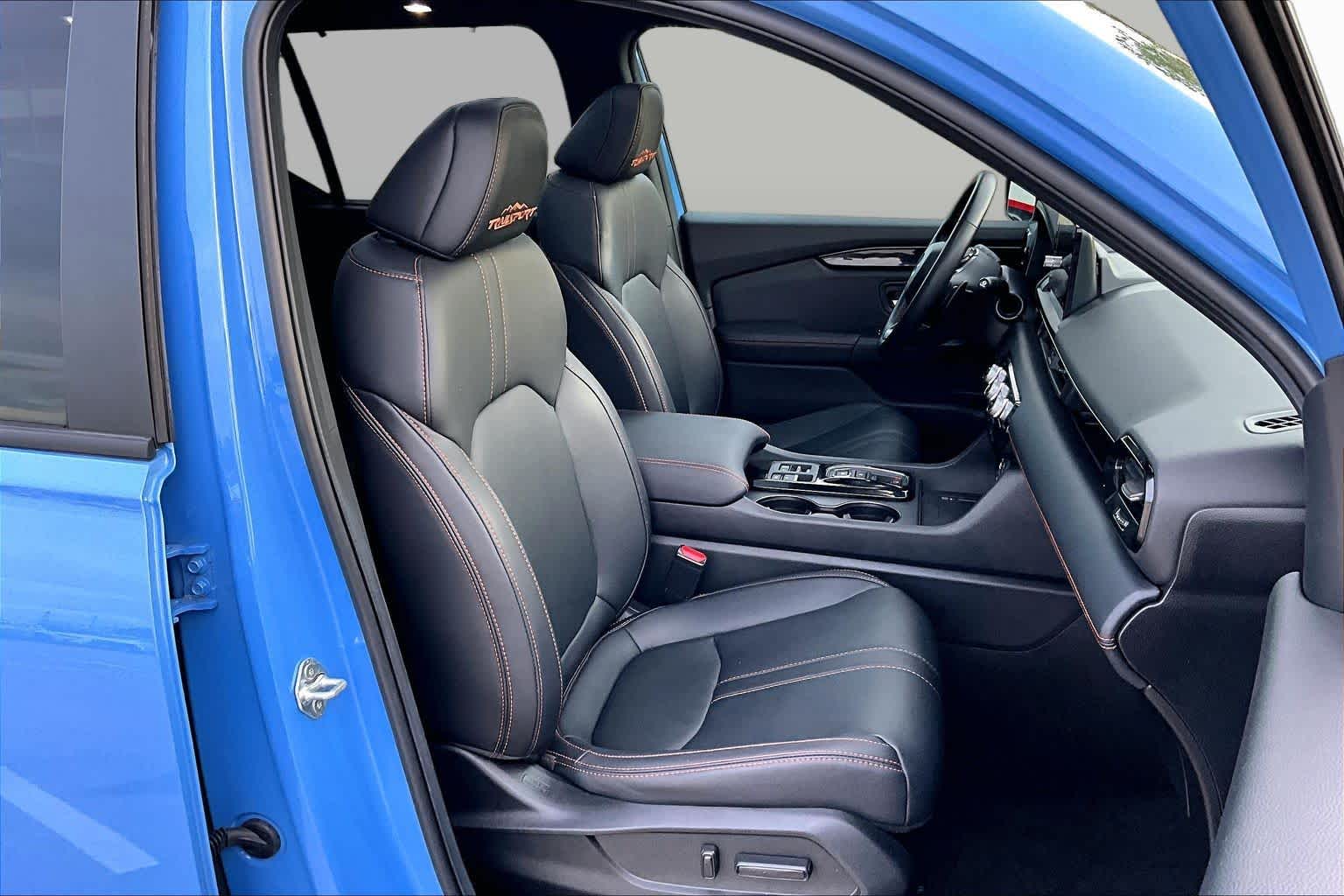 2025 Honda Pilot photo 8 of 36