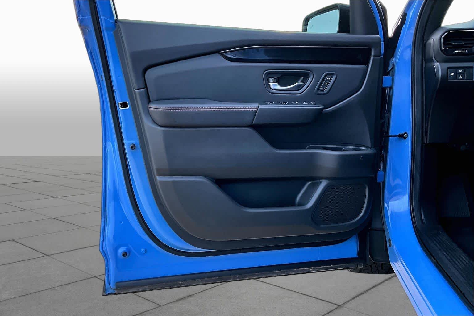 2025 Honda Pilot photo 21 of 36