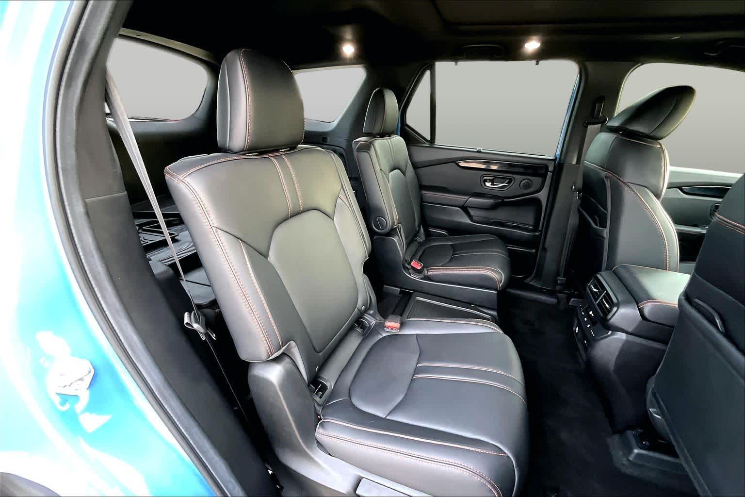 2025 Honda Pilot photo 19 of 36