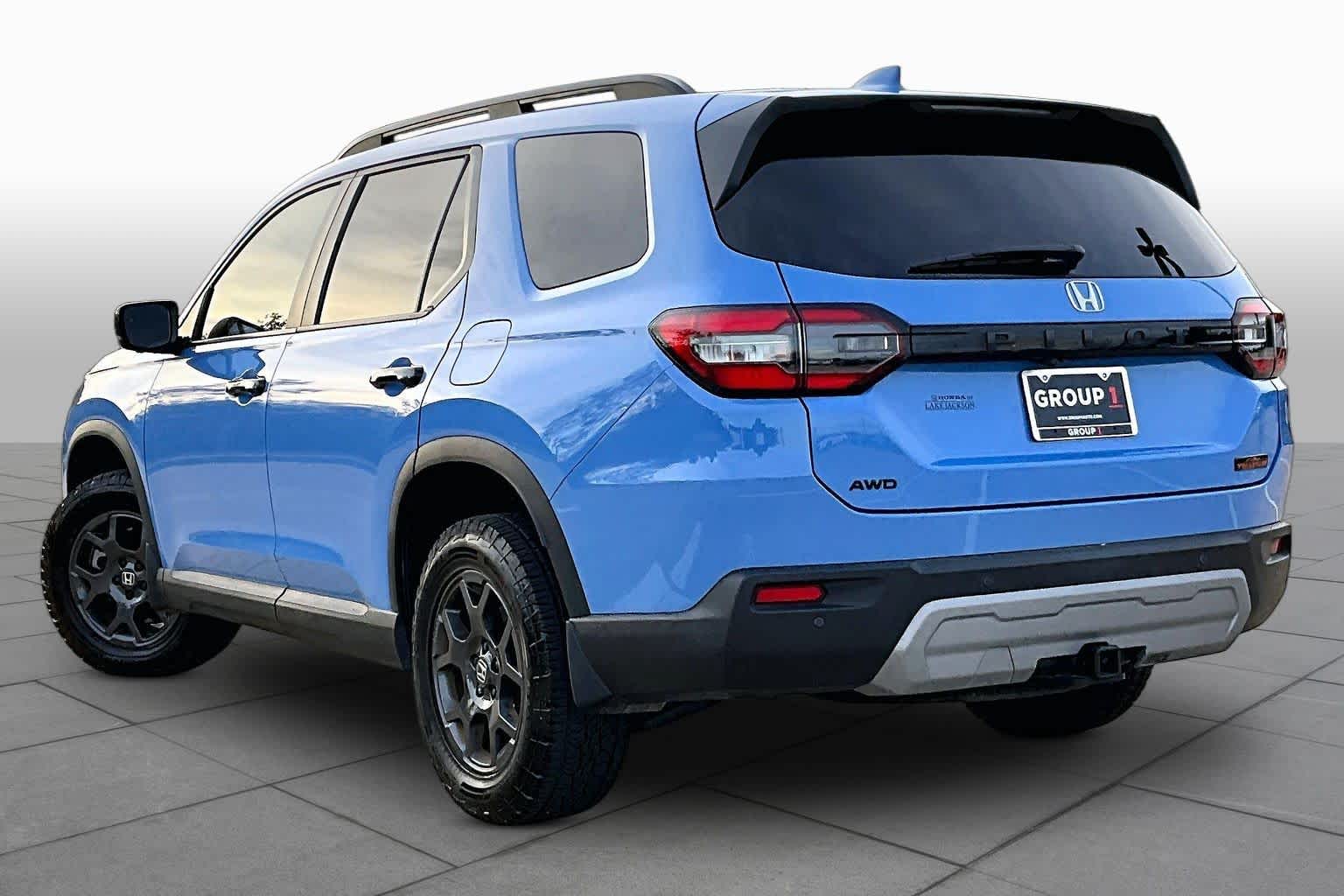 2025 Honda Pilot photo 11 of 36
