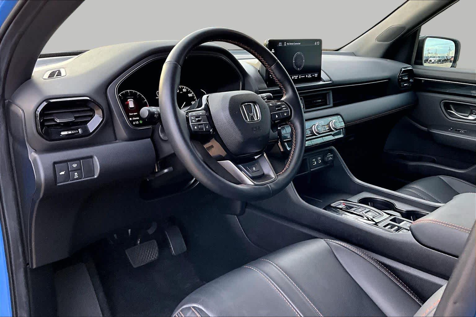 2025 Honda Pilot photo 17 of 36