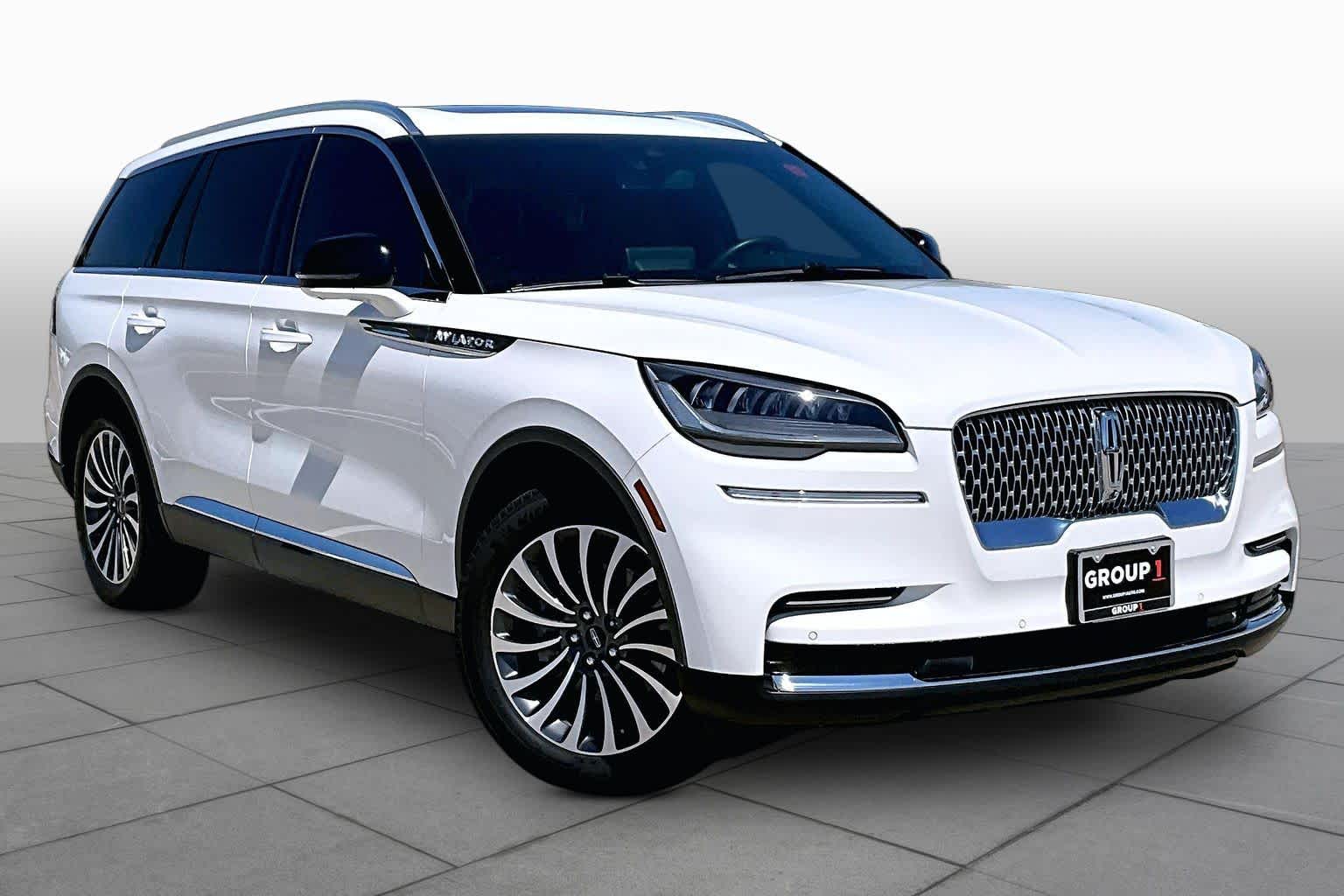 2024 Lincoln Aviator Reserve Pristine White Metallic Tri-Coat at Tomball Ford