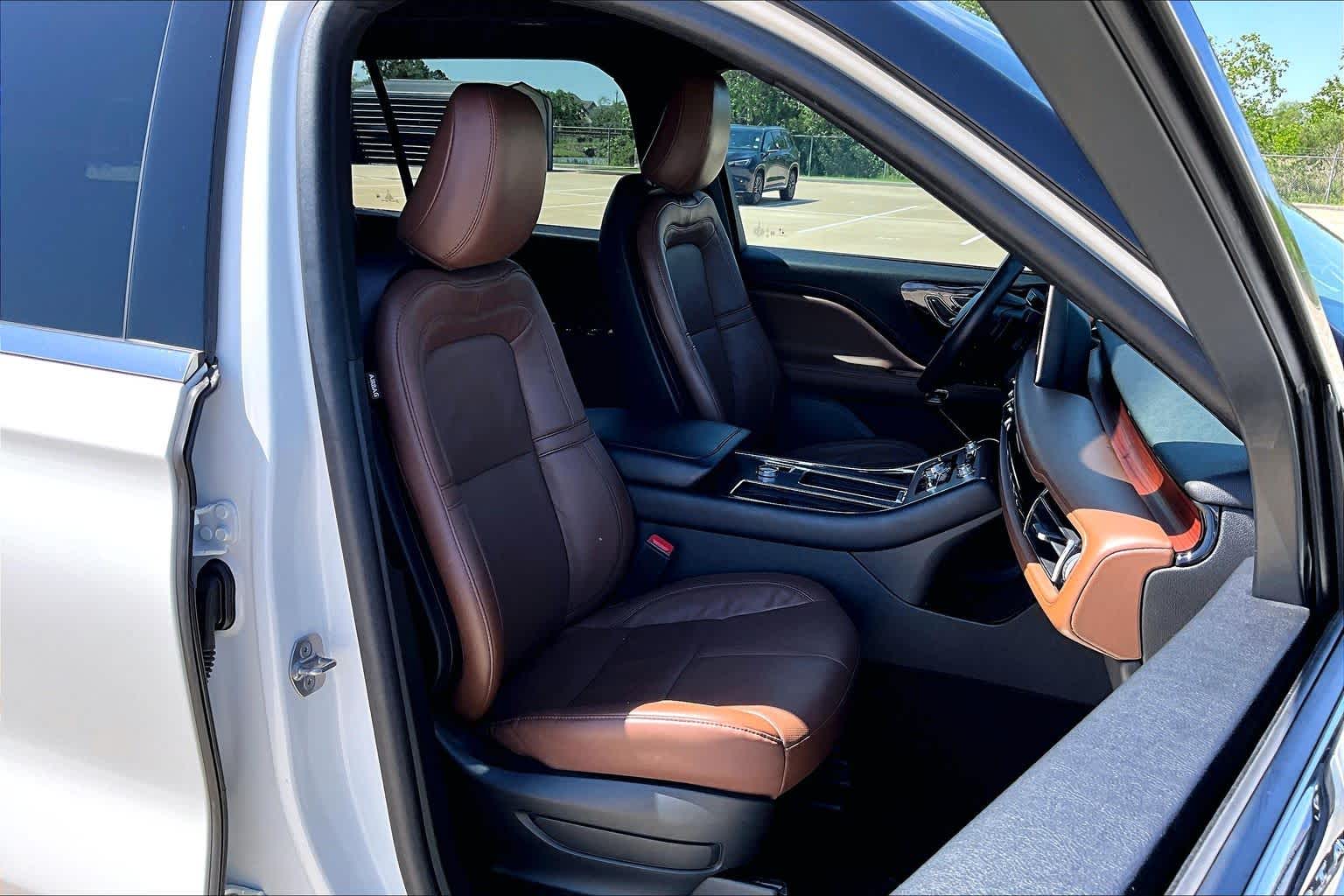 2024 Lincoln Aviator Reserve Pristine White Metallic Tri-Coat at Tomball Ford