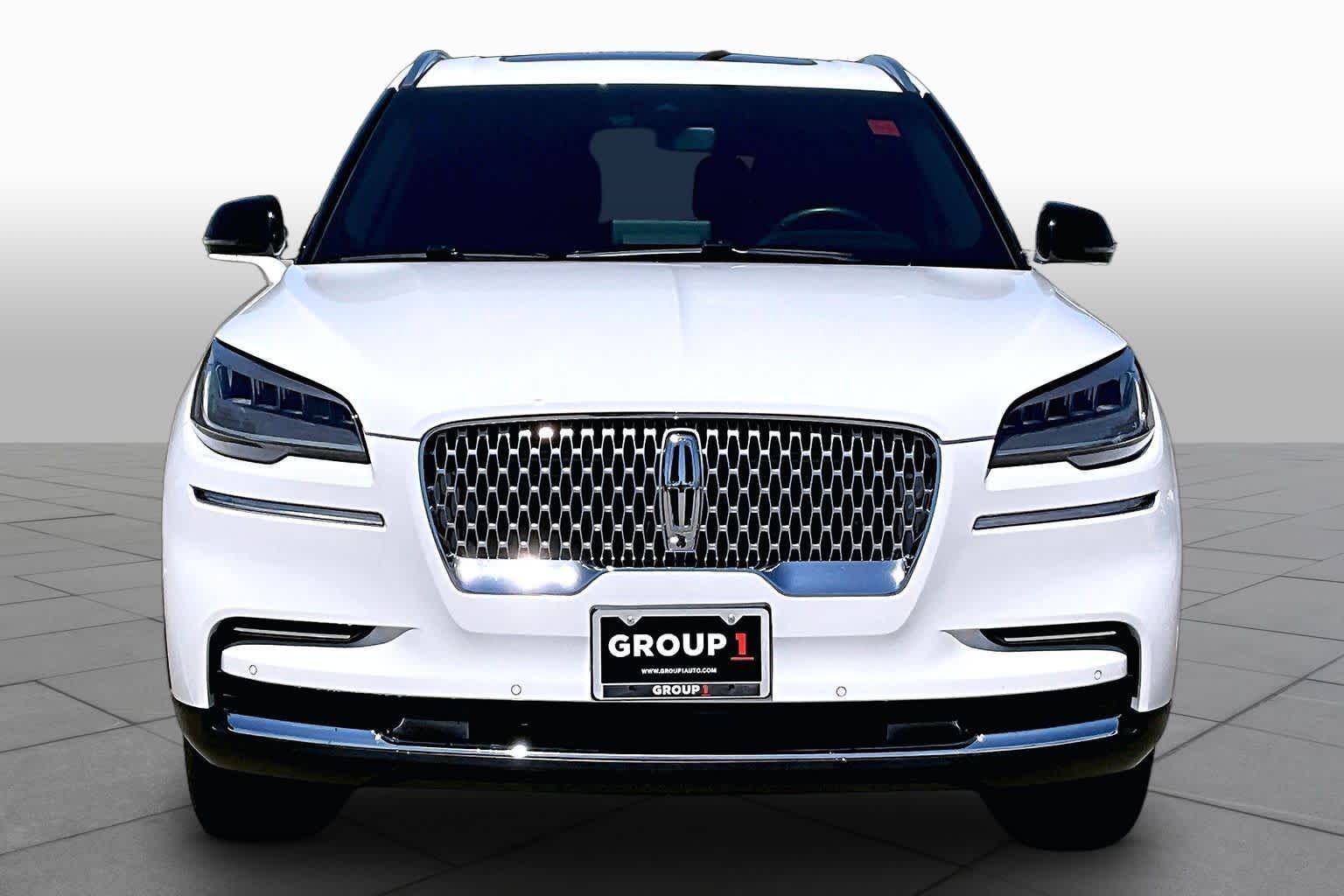 2024 Lincoln Aviator Reserve Pristine White Metallic Tri-Coat at Tomball Ford