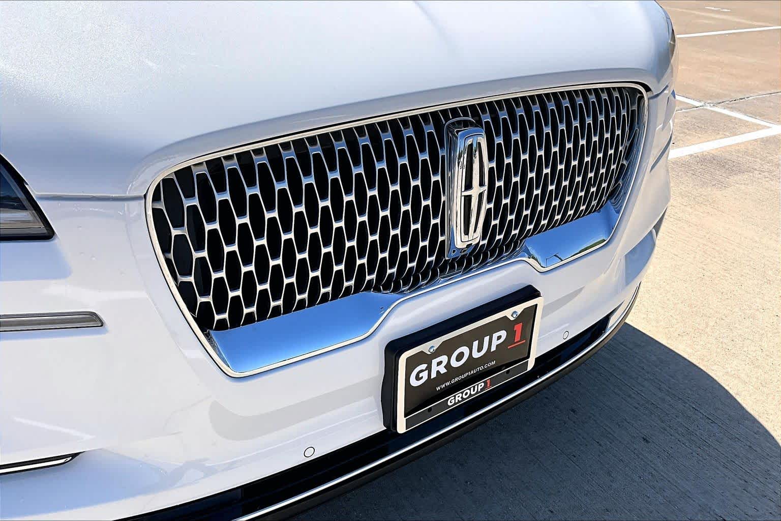 2024 Lincoln Aviator Reserve Pristine White Metallic Tri-Coat at Tomball Ford