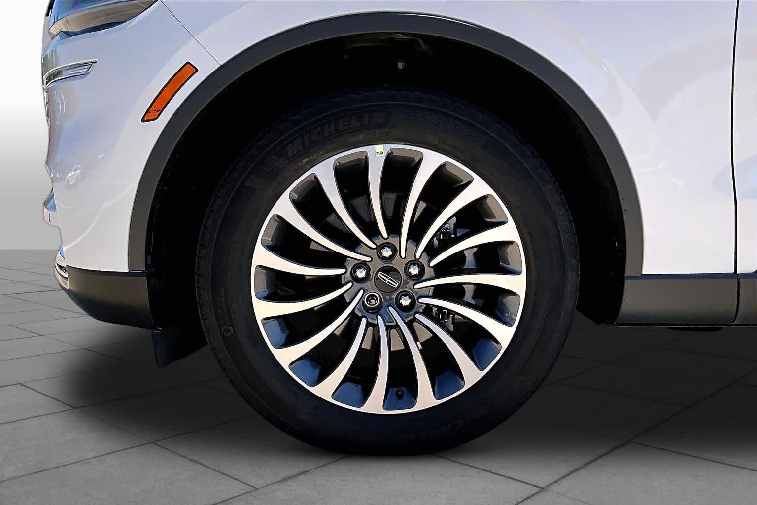 2024 Lincoln Aviator Reserve Pristine White Metallic Tri-Coat at Tomball Ford