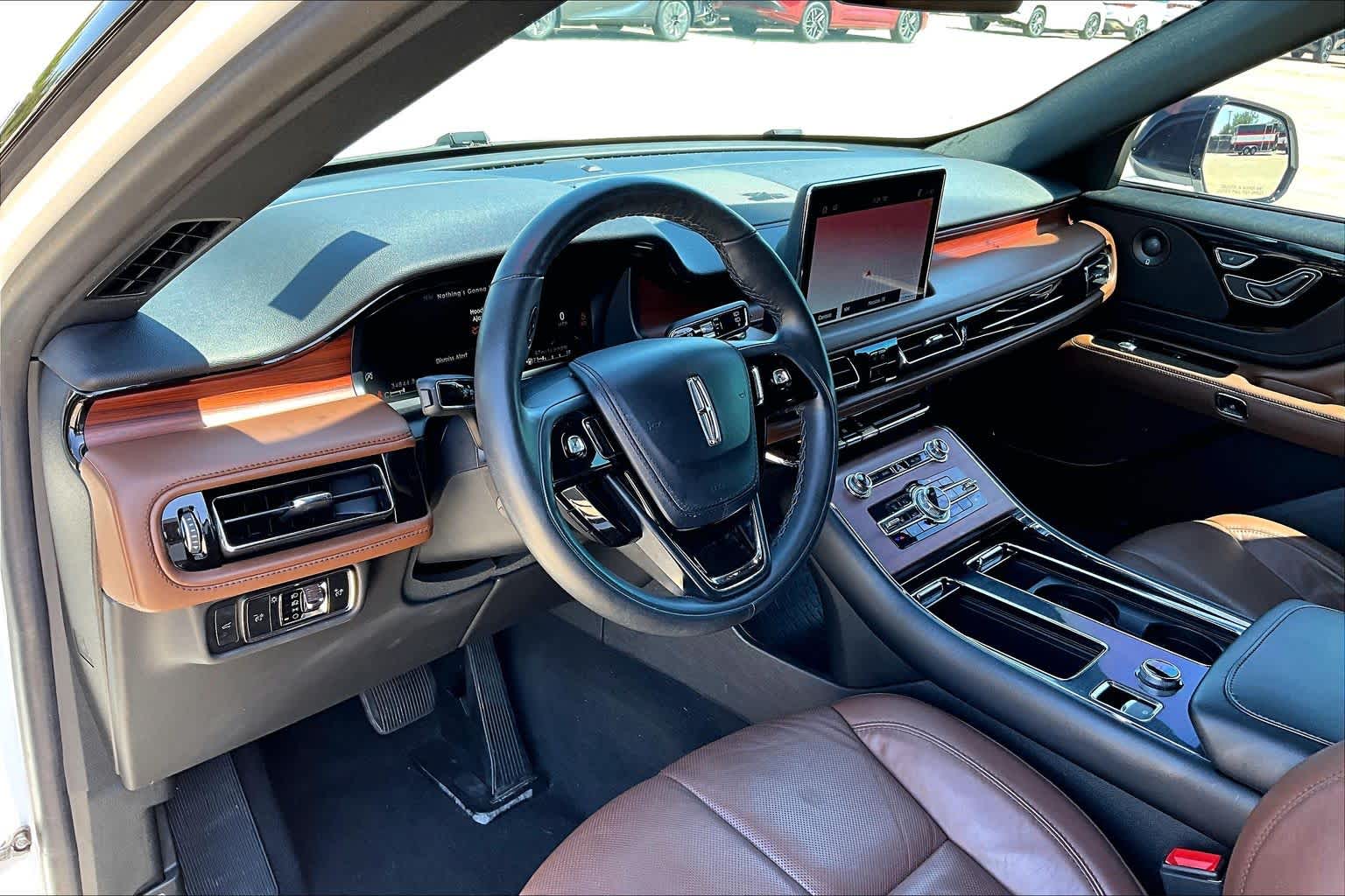 2024 Lincoln Aviator Reserve Pristine White Metallic Tri-Coat at Tomball Ford
