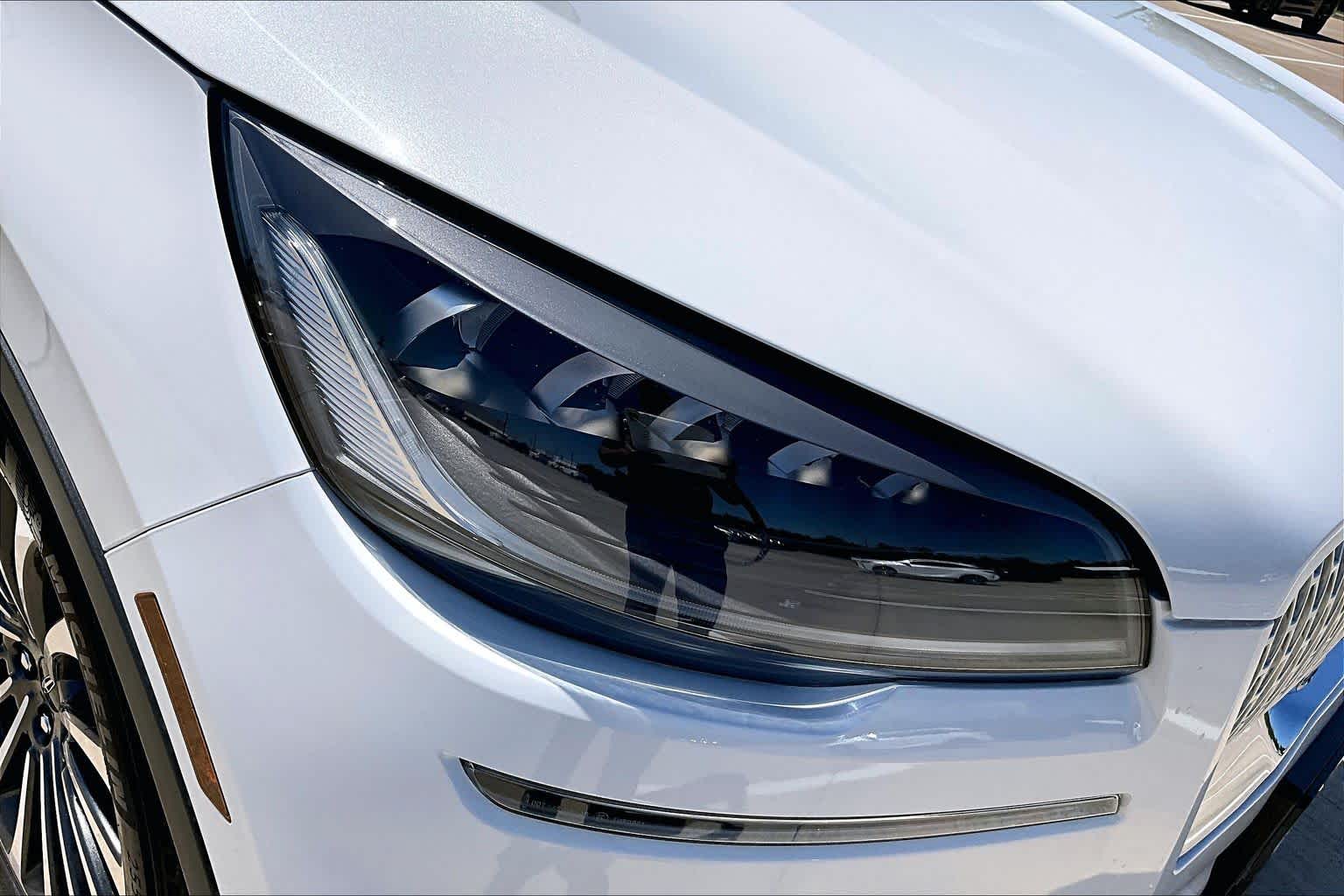 2024 Lincoln Aviator Reserve Pristine White Metallic Tri-Coat at Tomball Ford
