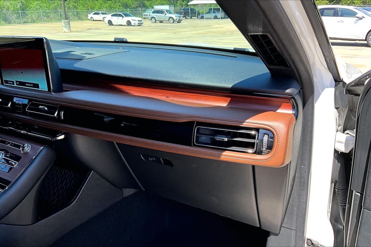 2024 Lincoln Aviator Reserve Pristine White Metallic Tri-Coat at Tomball Ford