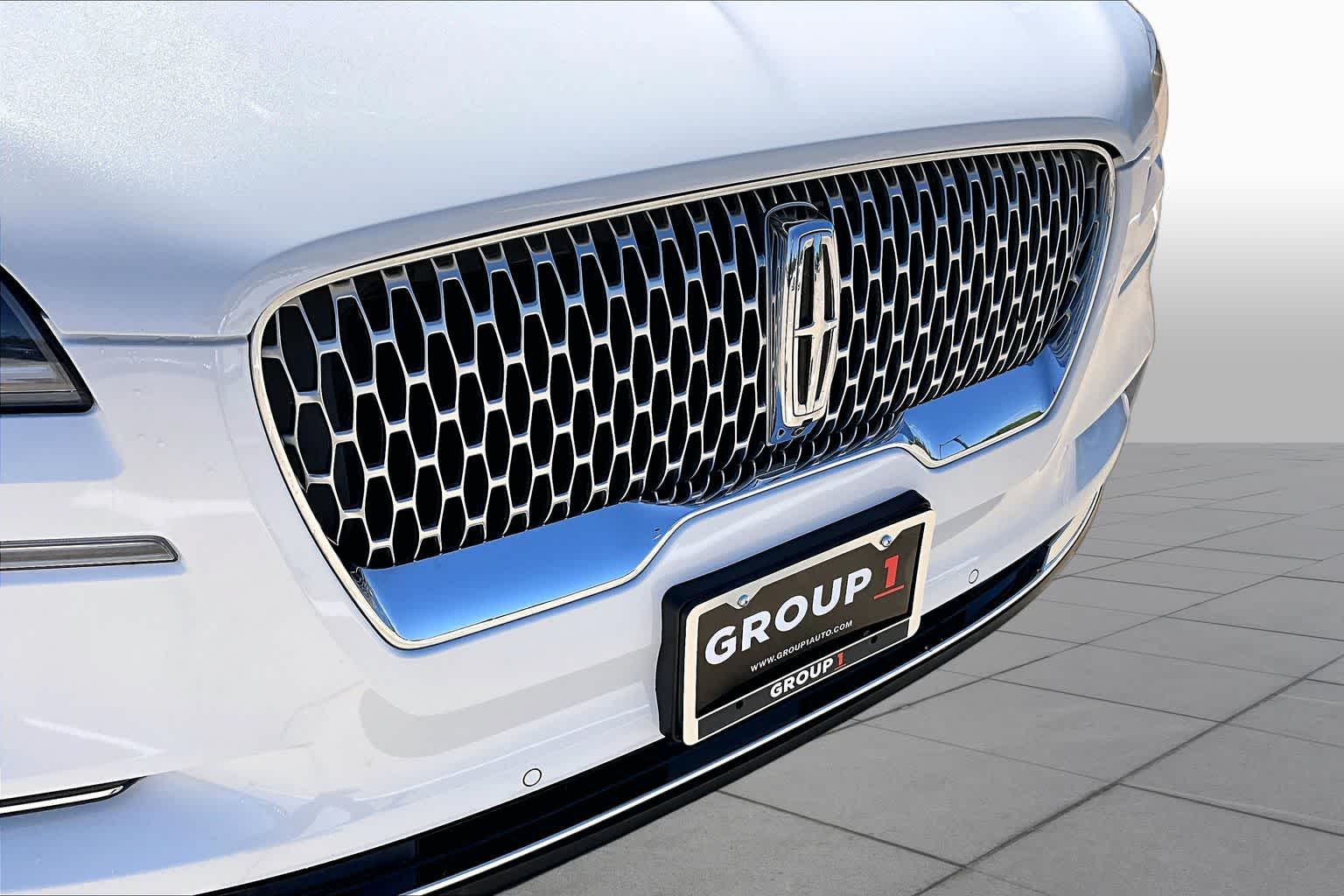 2024 Lincoln Aviator Reserve Pristine White Metallic Tri-Coat at Tomball Ford