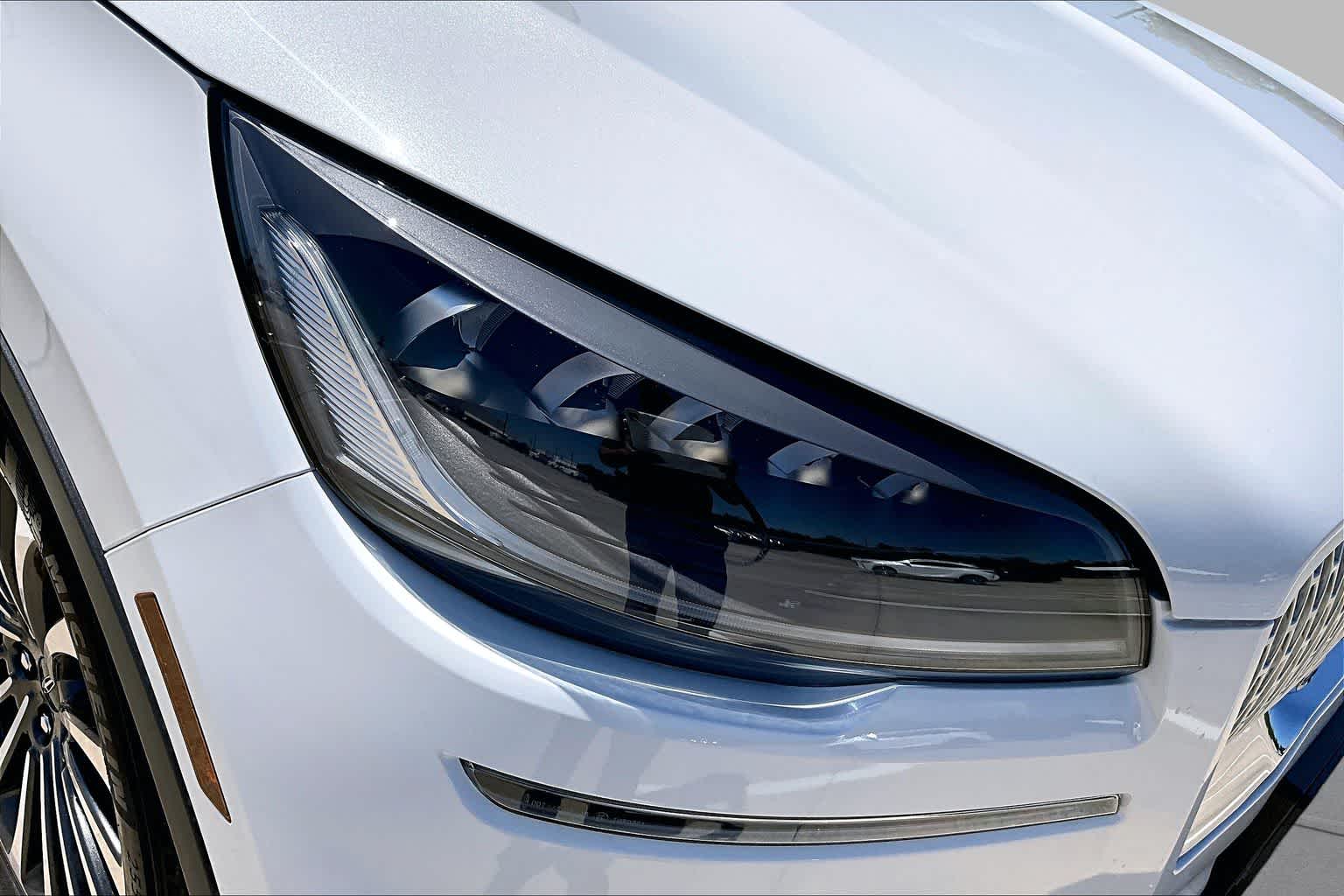 2024 Lincoln Aviator Reserve Pristine White Metallic Tri-Coat at Tomball Ford