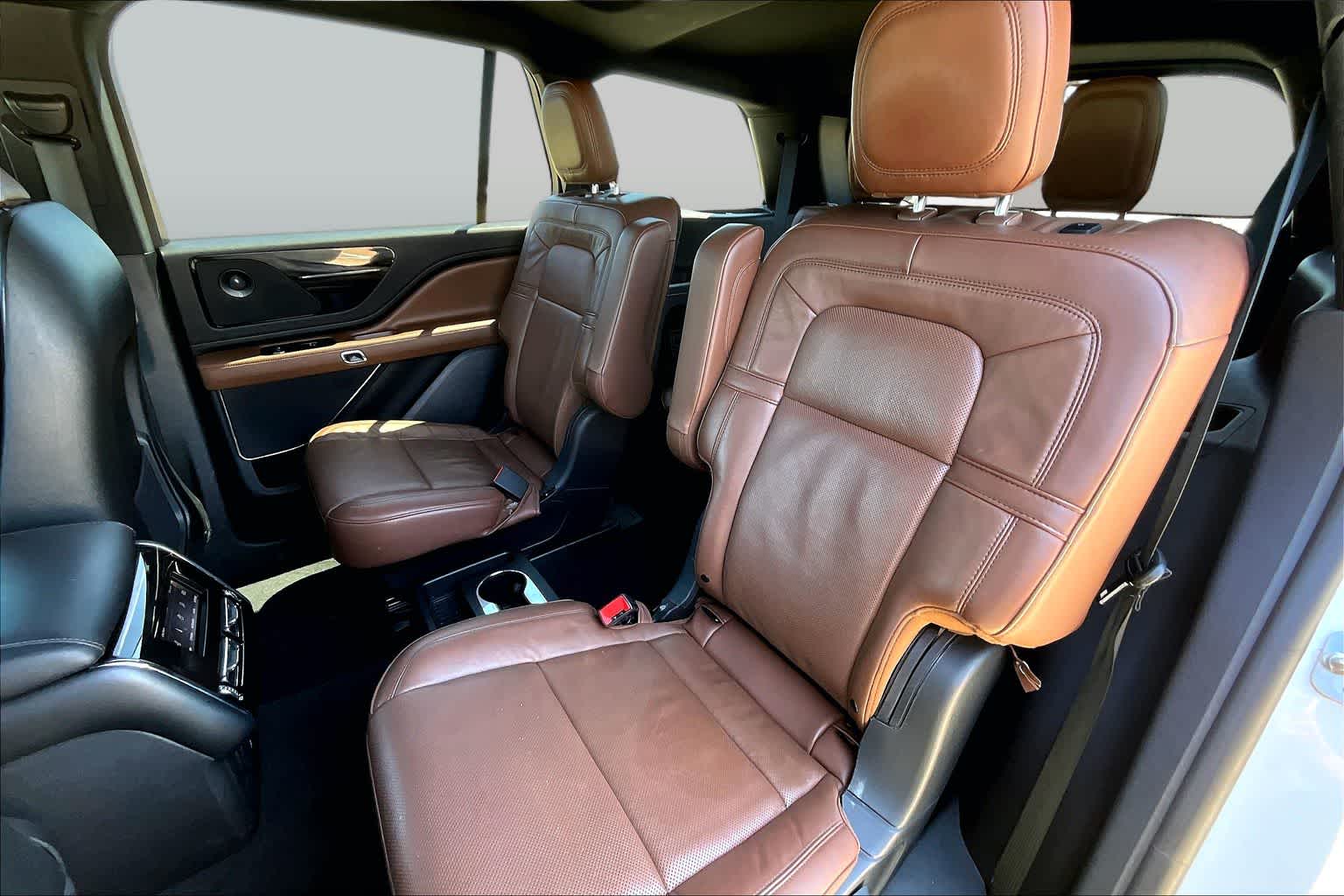 2024 Lincoln Aviator Reserve Pristine White Metallic Tri-Coat at Tomball Ford