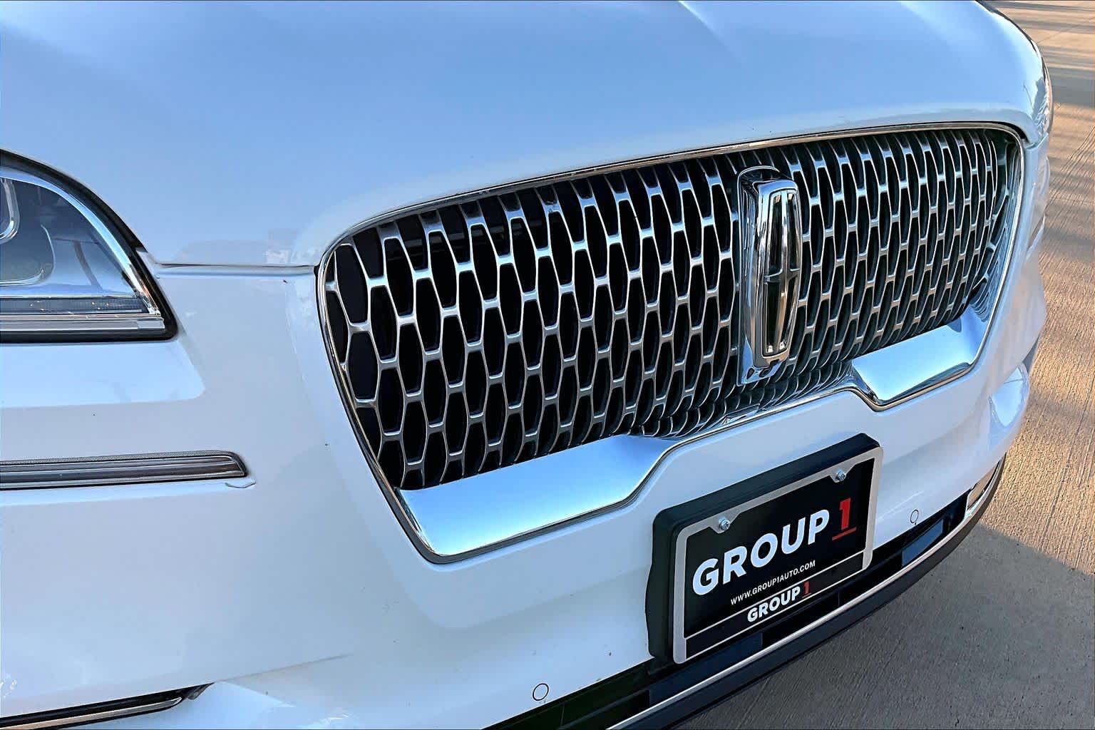 2020 Lincoln Aviator Reserve Pristine White Metallic Tri-Coat at Mercedes-Benz of Houston North