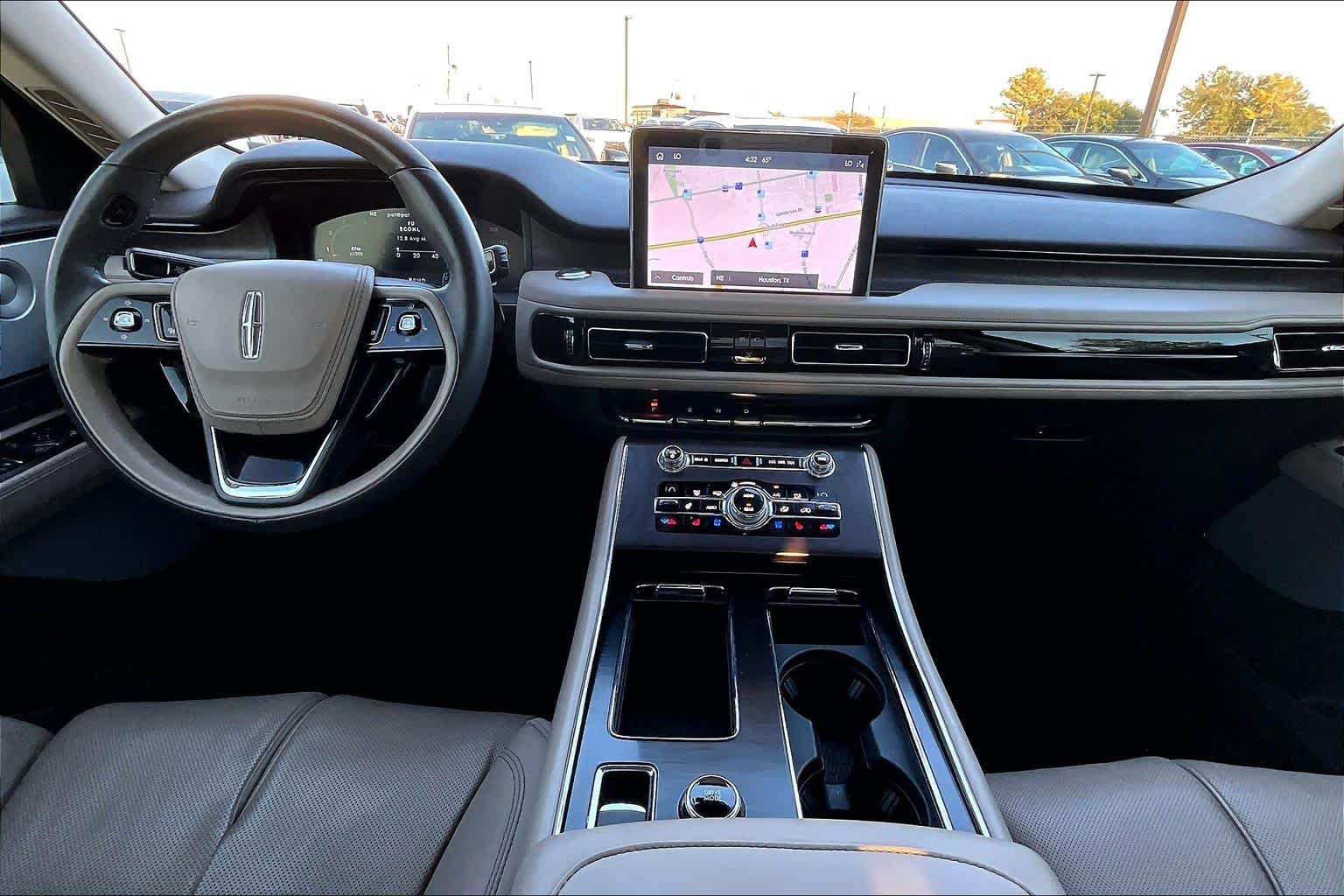 2020 Lincoln Aviator Reserve Pristine White Metallic Tri-Coat at Mercedes-Benz of Houston North