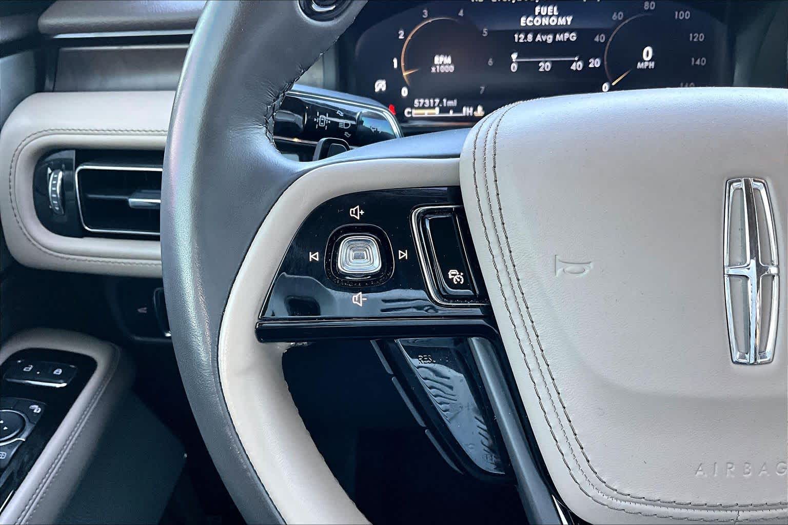 2020 Lincoln Aviator Reserve Pristine White Metallic Tri-Coat at Mercedes-Benz of Houston North