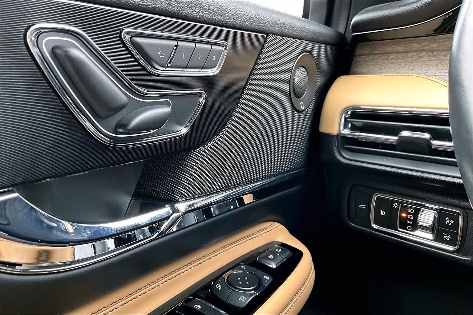 2020 Lincoln Corsair Reserve Pristine White at Lexus Southwest Houston