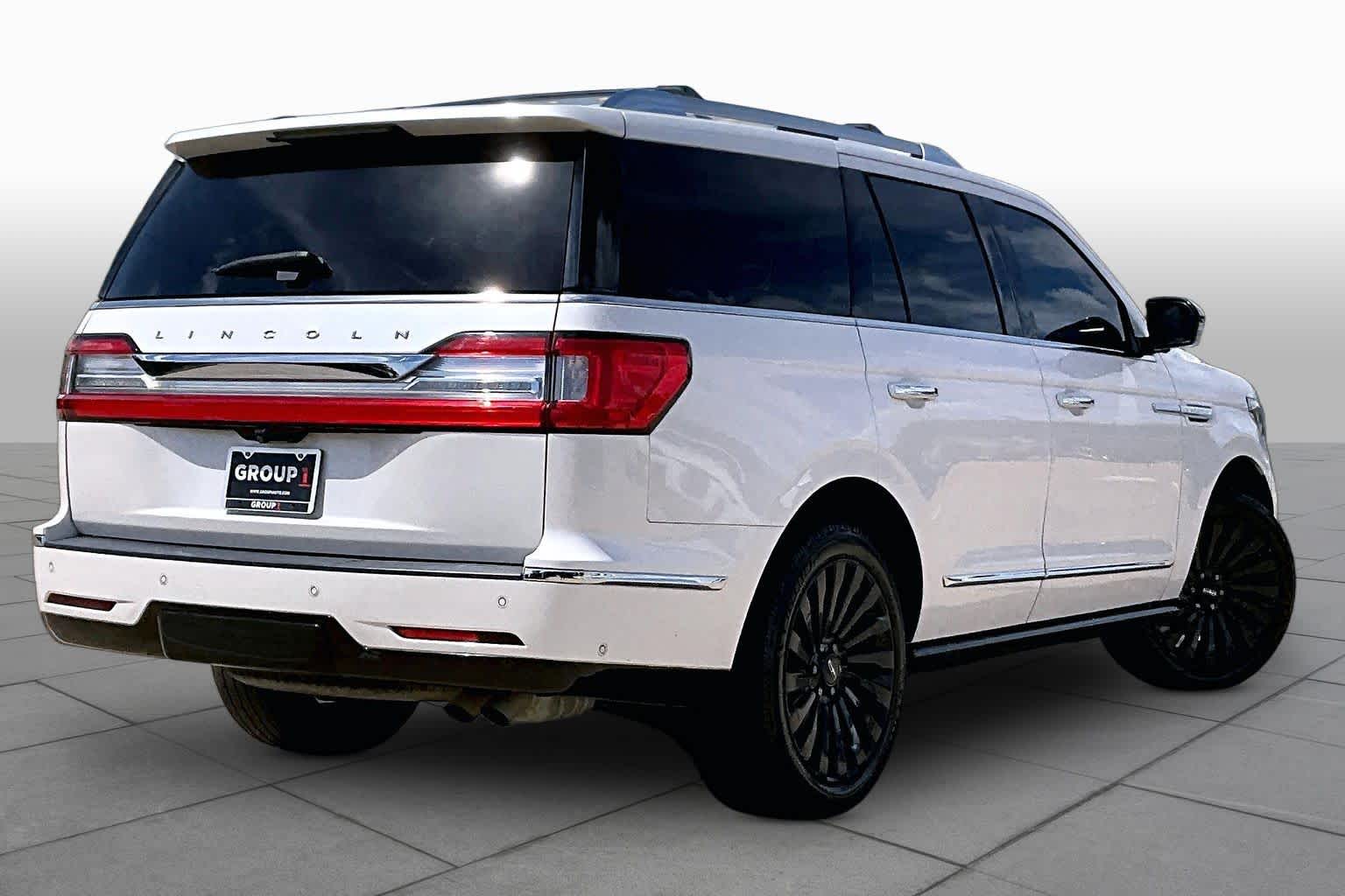2019 Lincoln Navigator photo 12 of 35