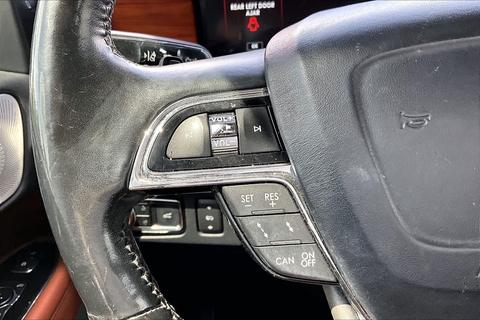 2019 Lincoln Navigator photo 23 of 35