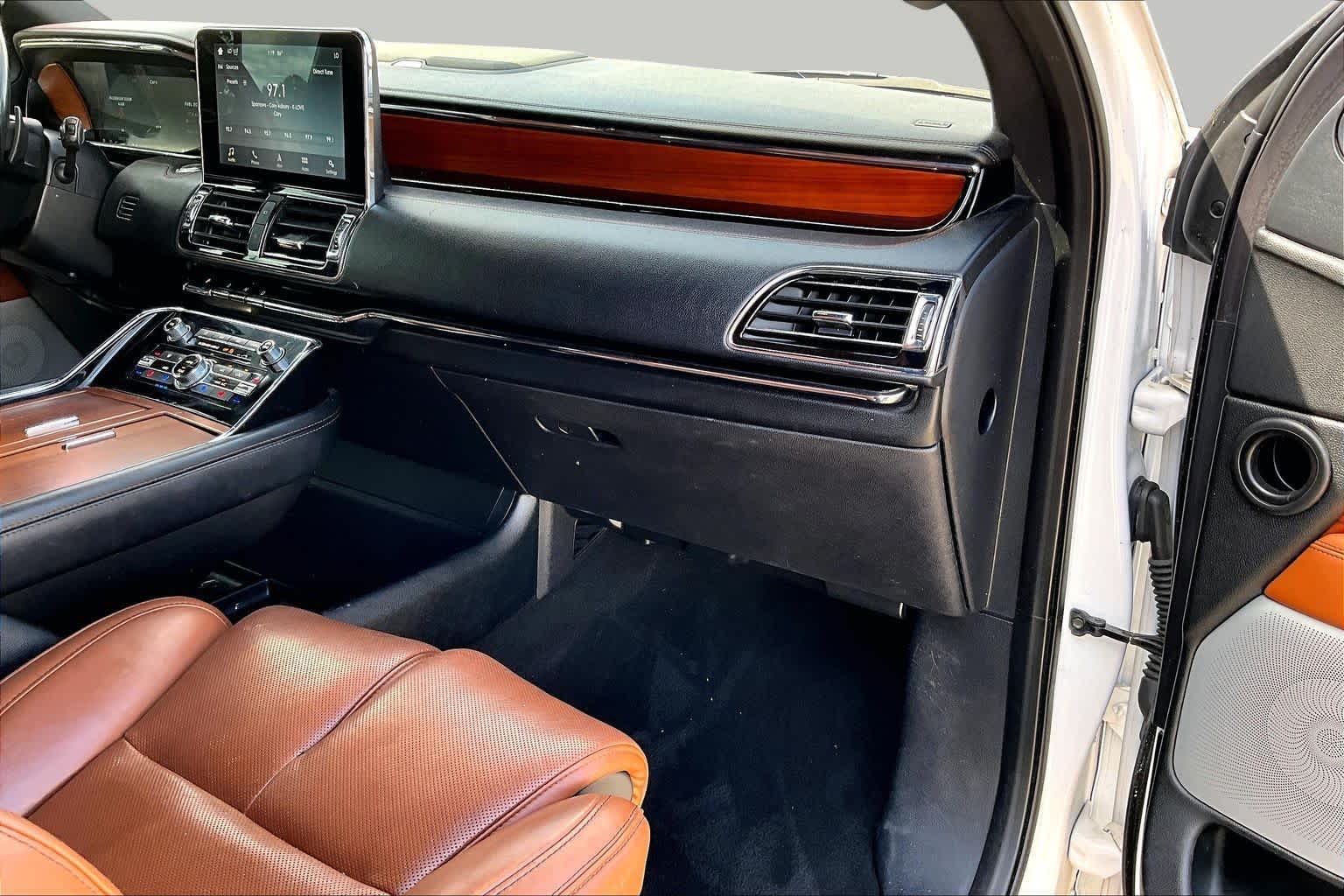 2019 Lincoln Navigator photo 18 of 35