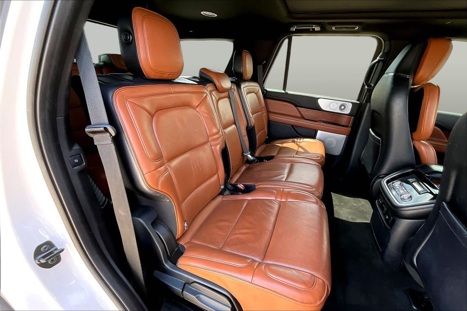 2019 Lincoln Navigator photo 19 of 35