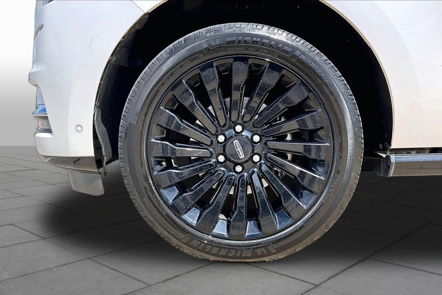 2019 Lincoln Navigator photo 10 of 35