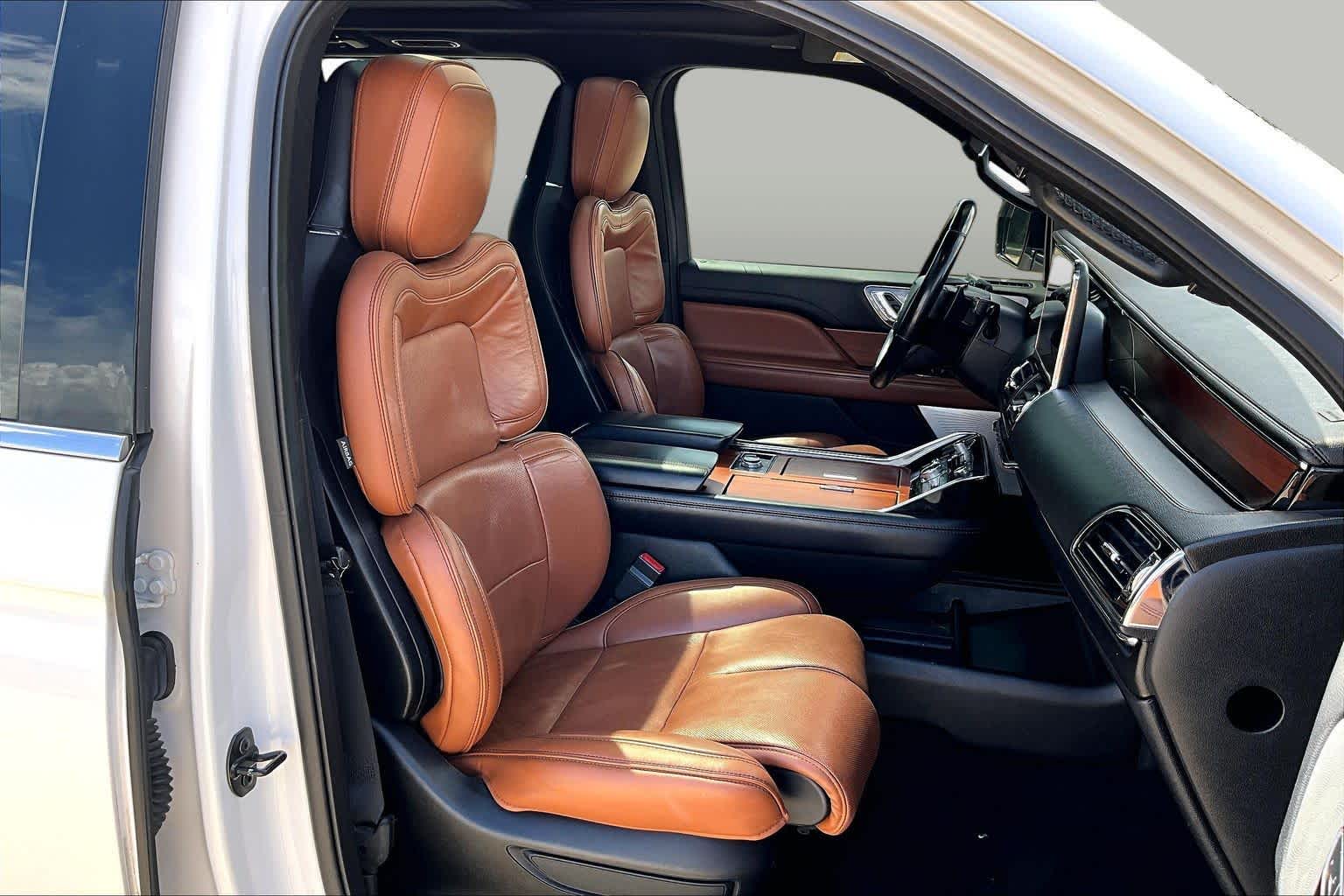 2019 Lincoln Navigator photo 9 of 35