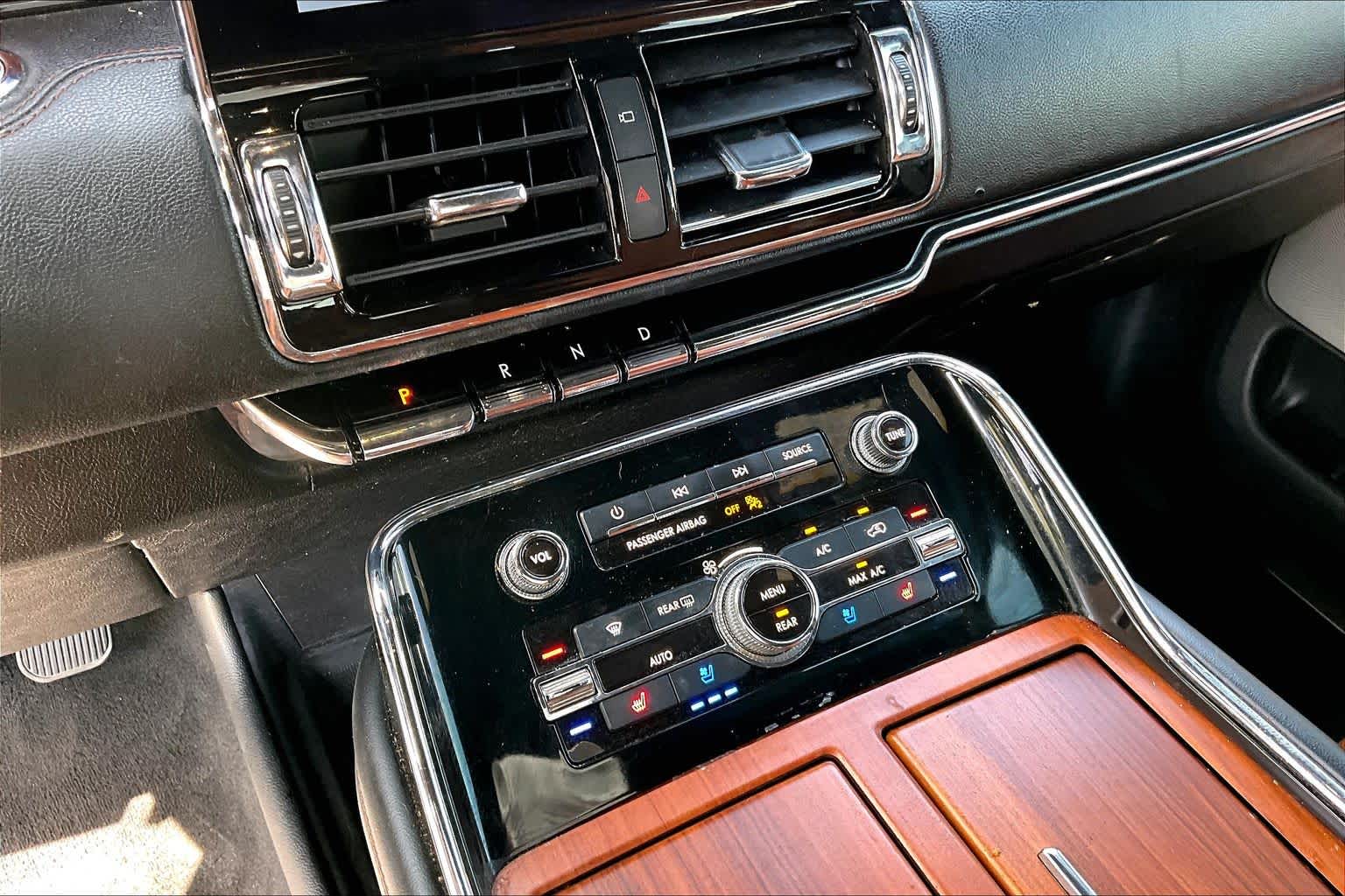 2019 Lincoln Navigator photo 16 of 35