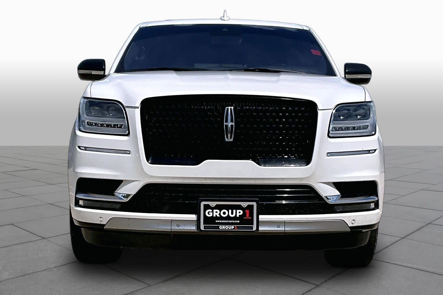2019 Lincoln Navigator photo 4 of 35
