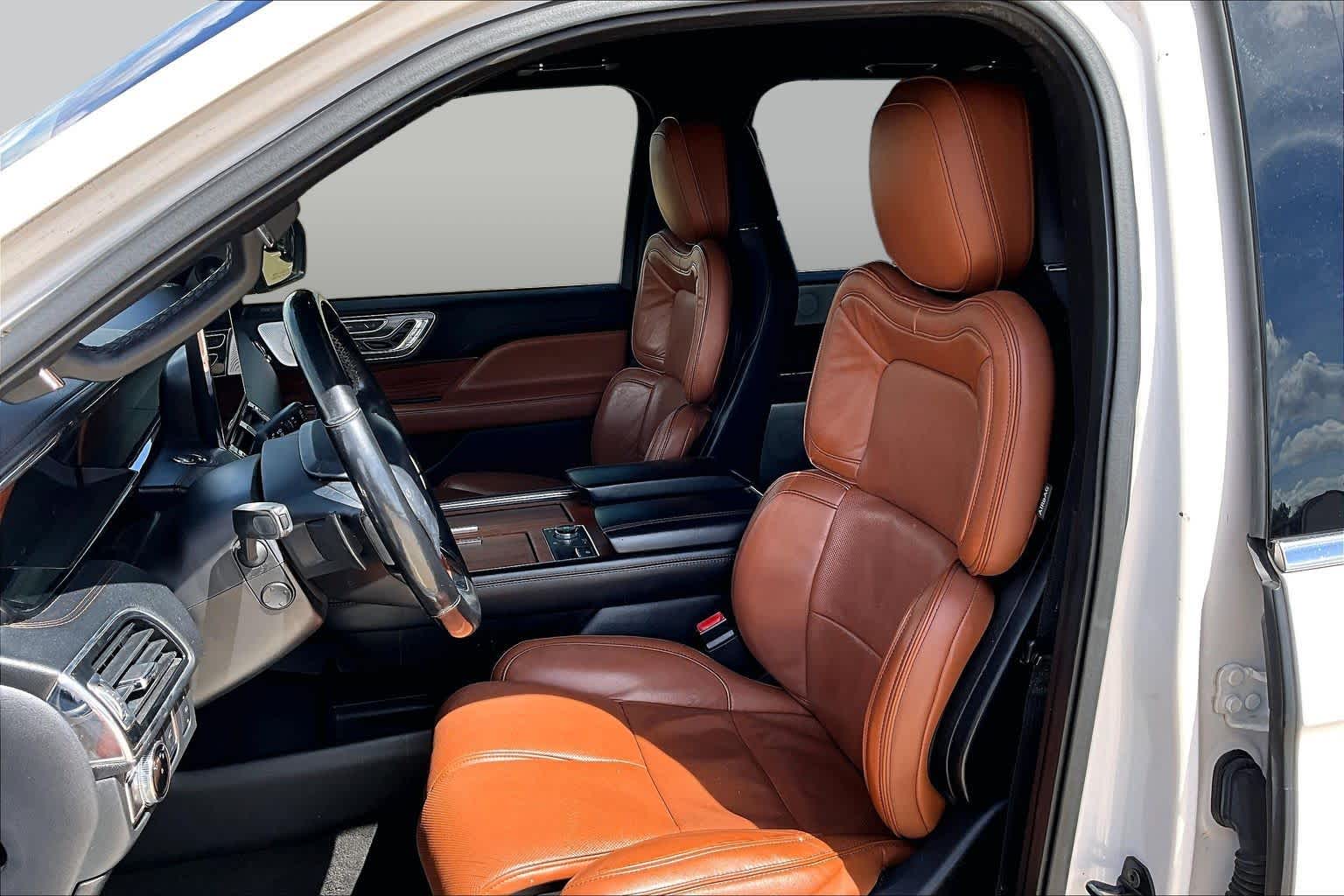 2019 Lincoln Navigator photo 8 of 35