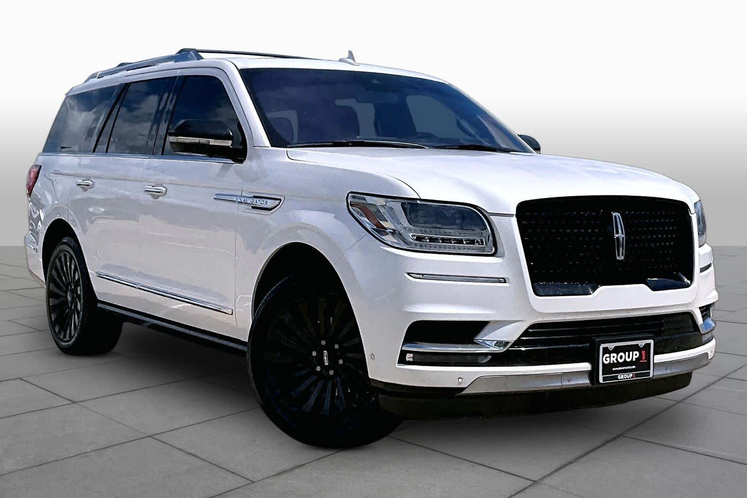2019 Lincoln Navigator photo 3 of 35