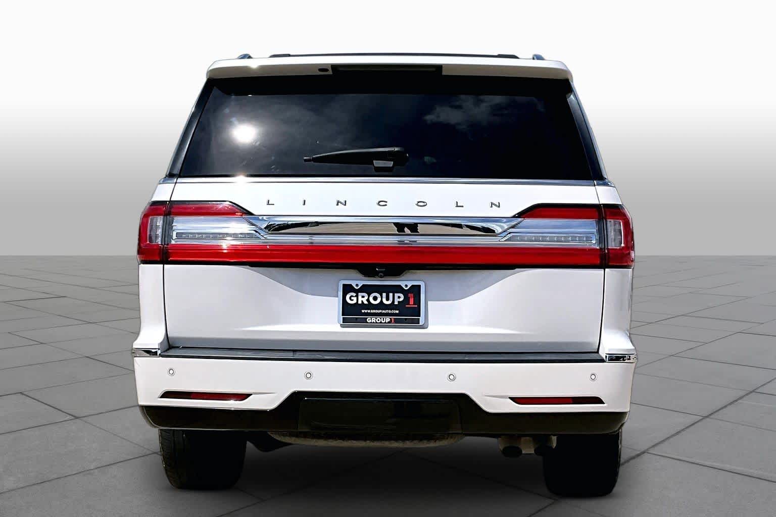2019 Lincoln Navigator photo 5 of 35