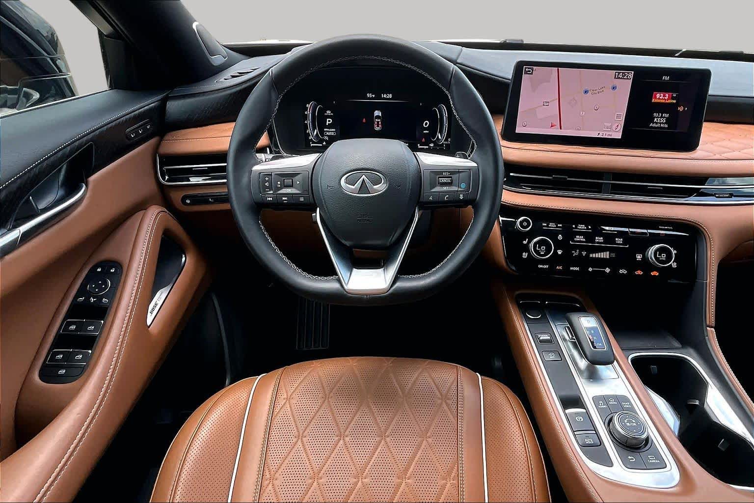 2025 INFINITI QX60 AUTOGRAPH Majestic White/Black Obsidian at AutoNation USA Katy