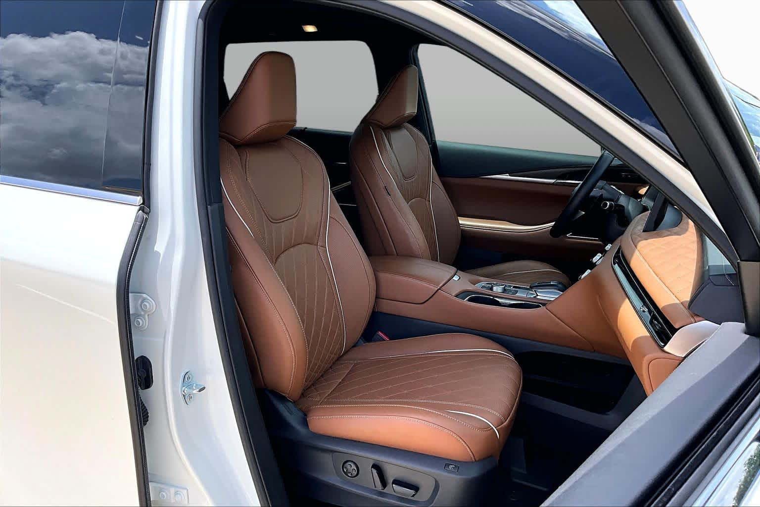 2025 INFINITI QX60 AUTOGRAPH Majestic White/Black Obsidian at AutoNation USA Katy